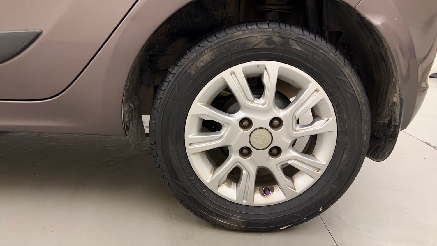 Used 2018 Tata Tiago Revotron XZA Petrol Automatic tyres LEFT REAR TYRE RIM VIEW