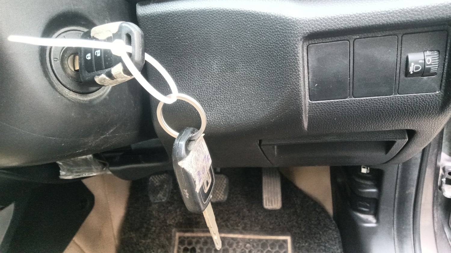 Used 2015 Honda City SV Petrol Manual extra CAR KEY VIEW
