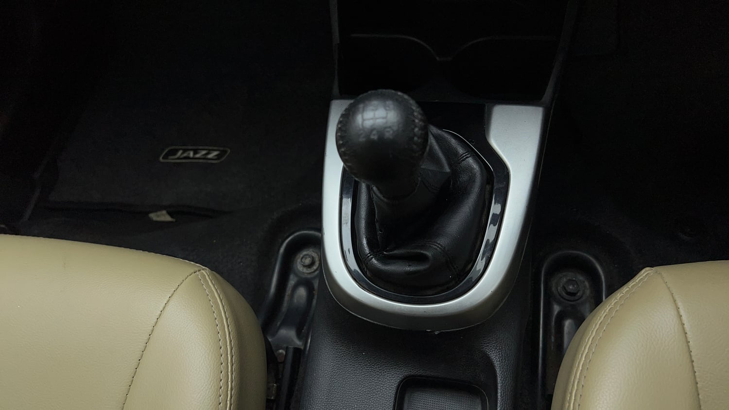 Used 2018 Honda Jazz V Petrol Petrol Manual interior GEAR  KNOB VIEW