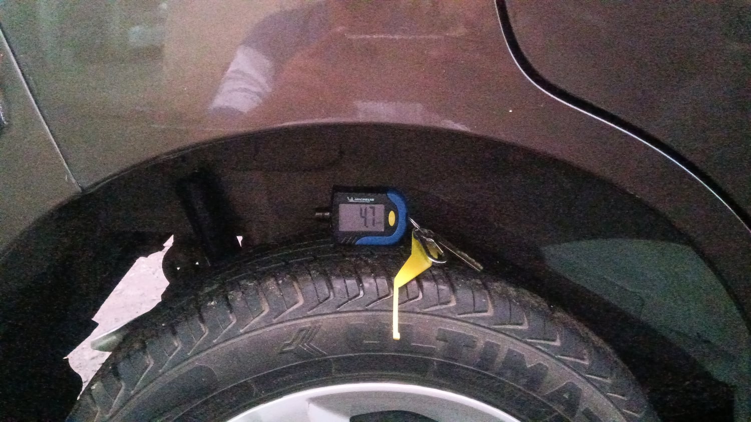 Used 2012 Maruti Suzuki Wagon R 1.0 VXi Petrol Manual tyres RIGHT REAR TYRE TREAD VIEW