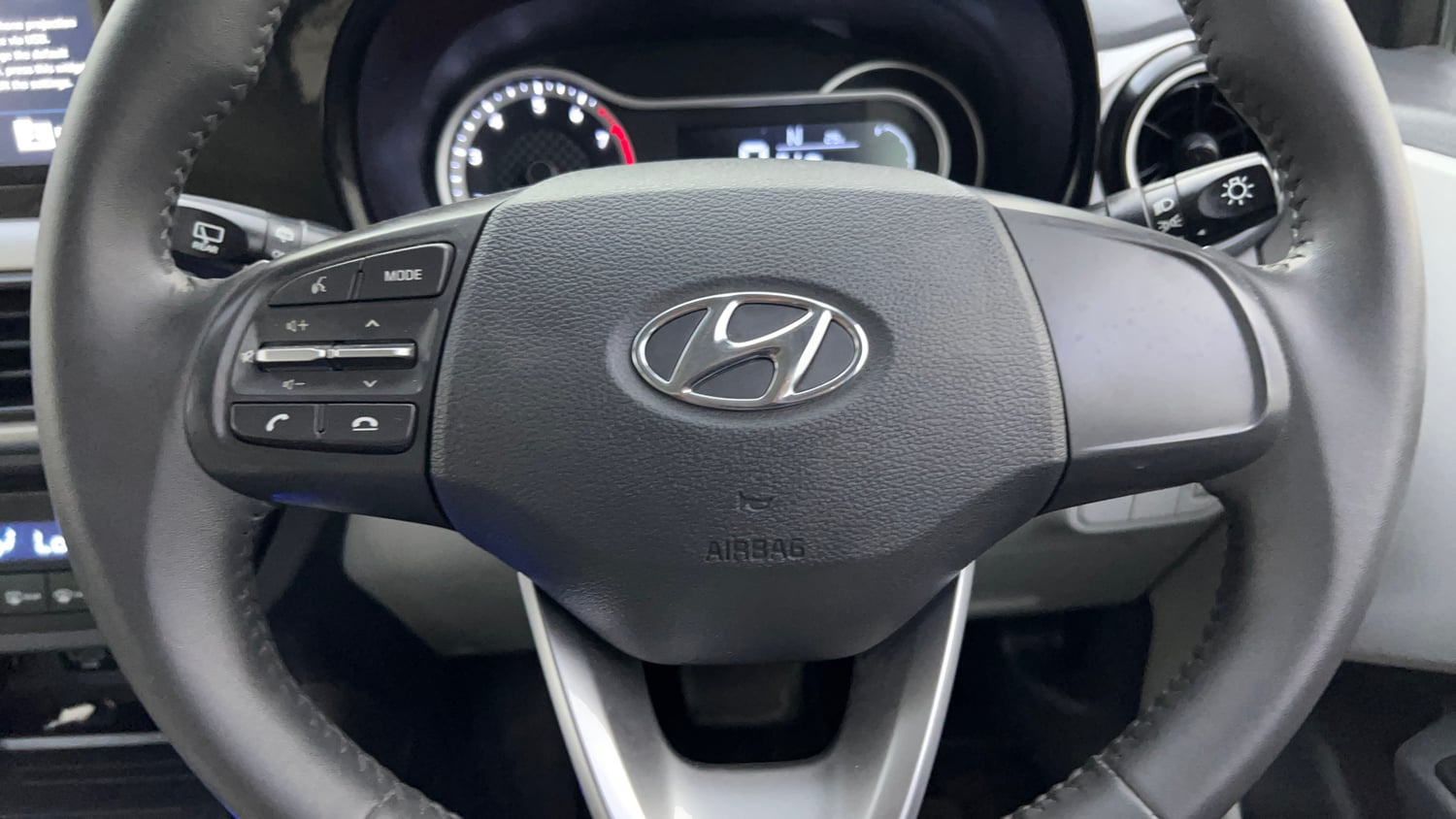 Used 2021 Hyundai Grand i10 Nios Asta AMT 1.2 Kappa VTVT Petrol Automatic top_features Airbags