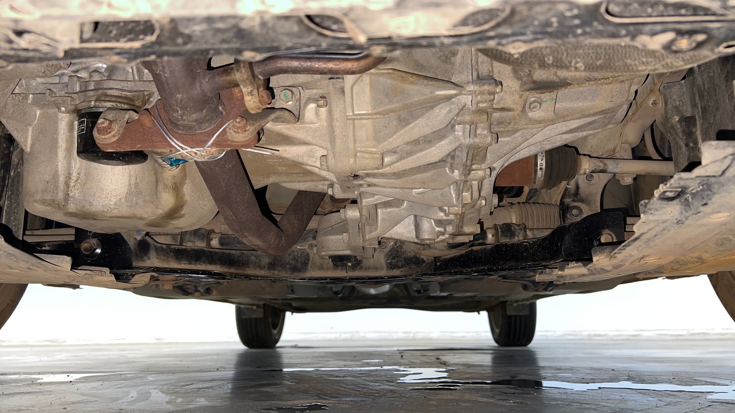 Used 2022 Toyota Glanza V AMT Petrol Automatic extra FRONT LEFT UNDERBODY VIEW