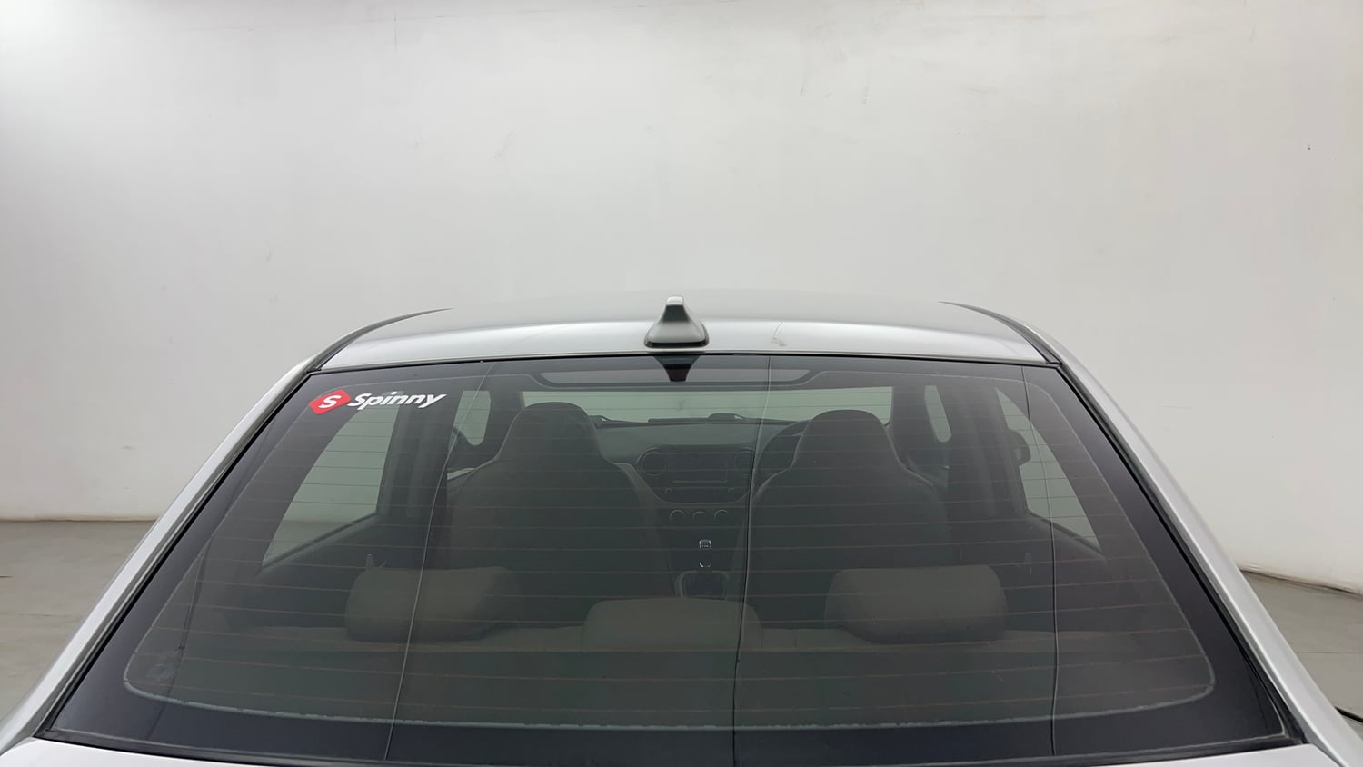 Used 2018 Hyundai Xcent SX Petrol Manual exterior BACK WINDSHIELD VIEW