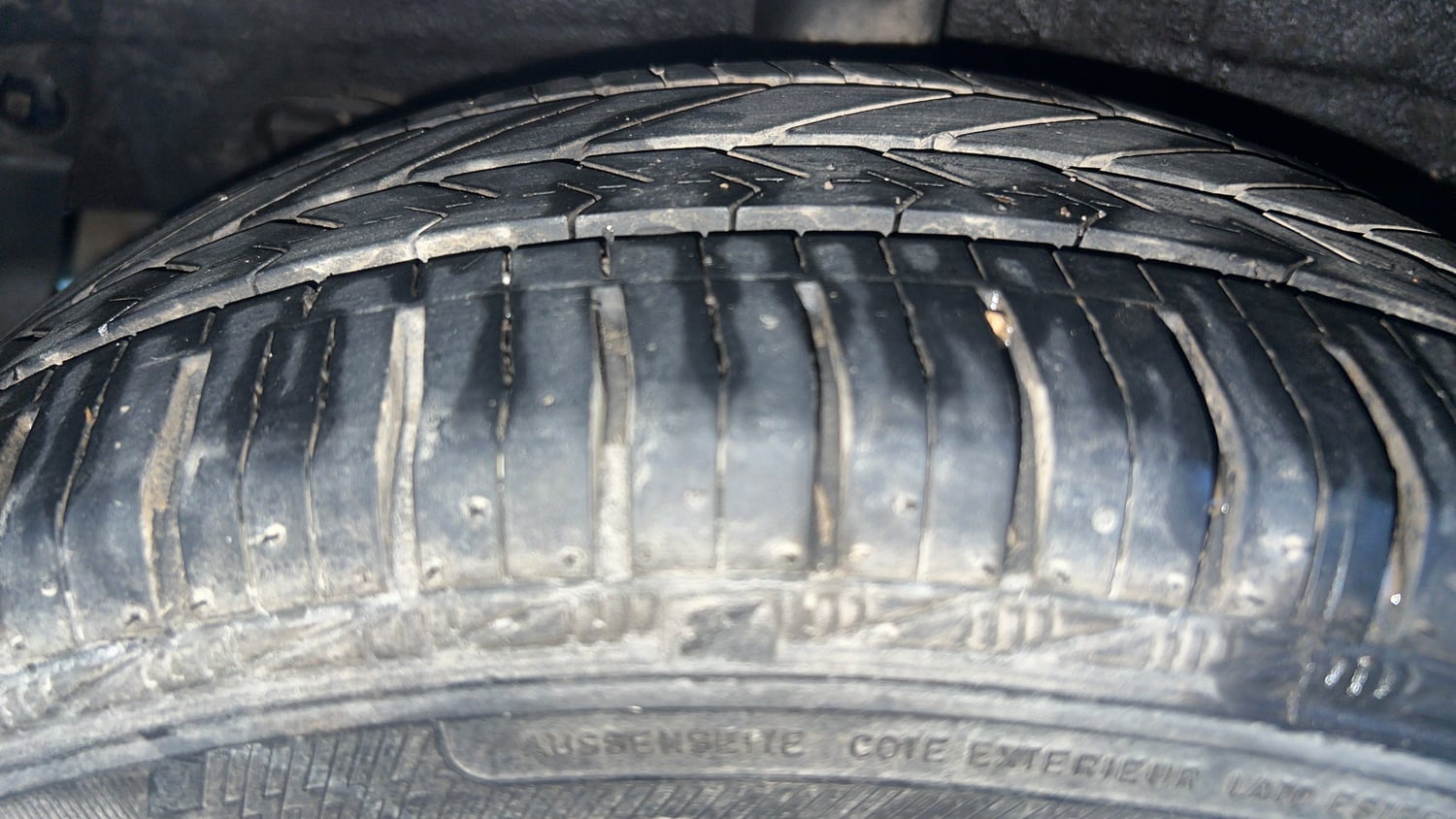 Used 2017 Hyundai Grand i10 Sportz (O) U2 1.2 CRDi Diesel Manual tyres RIGHT REAR TYRE TREAD VIEW