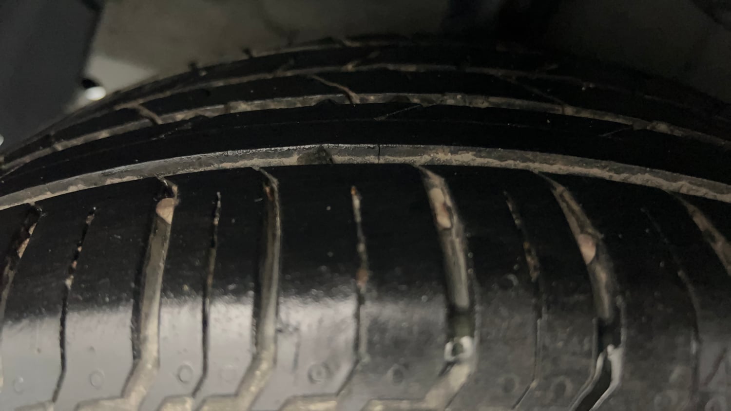 Used 2022 Hyundai i20 Asta 1.2 MT Petrol Manual tyres RIGHT REAR TYRE TREAD VIEW