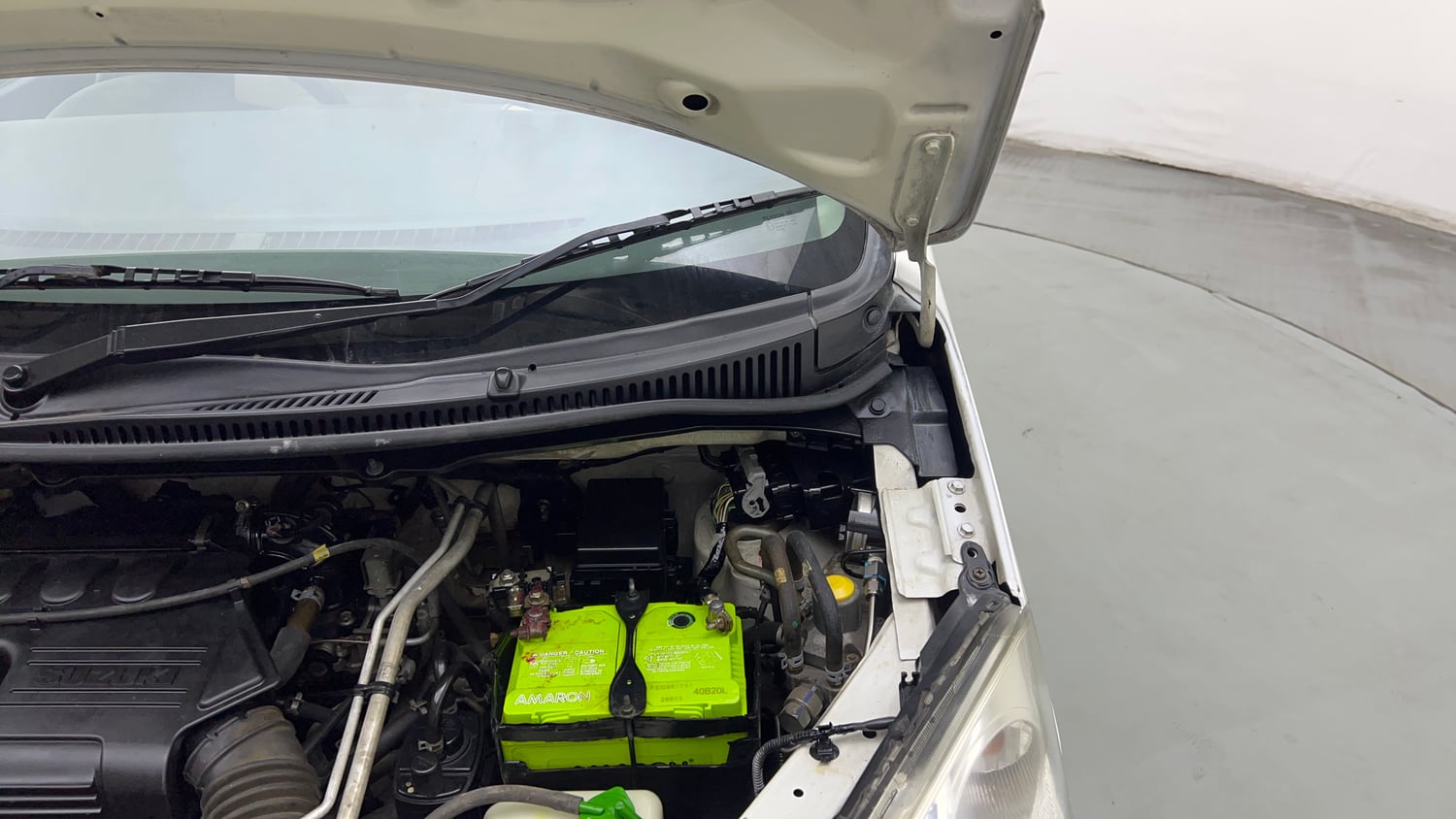 Used 2018 Maruti Suzuki Wagon R LXI CNG Cng Manual engine ENGINE LEFT SIDE HINGE & APRON VIEW