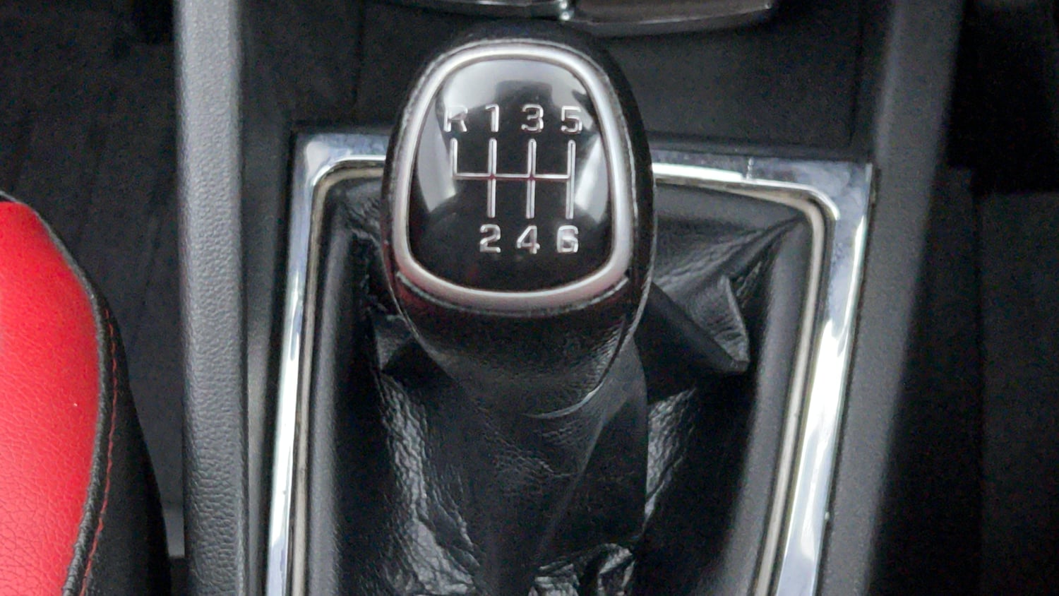 Used 2015 Hyundai Elite i20 Asta 1.4 CRDI Diesel Manual interior GEAR  KNOB VIEW