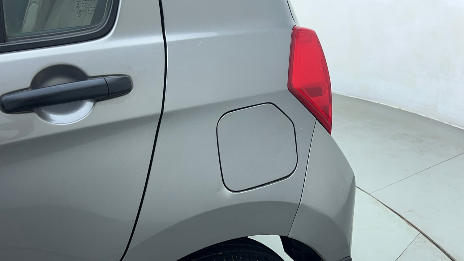 Used 2016 Maruti Suzuki Celerio VXi AMT Petrol Automatic dents MINOR DENT