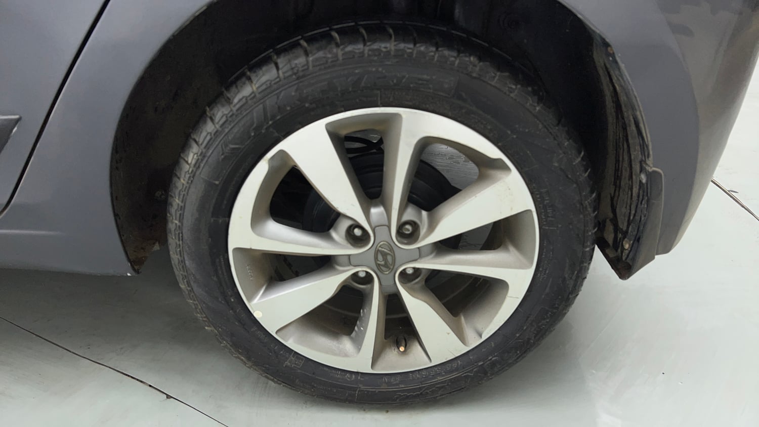 Used 2014 Hyundai Elite i20 Asta 1.2 Petrol Manual tyres LEFT REAR TYRE RIM VIEW