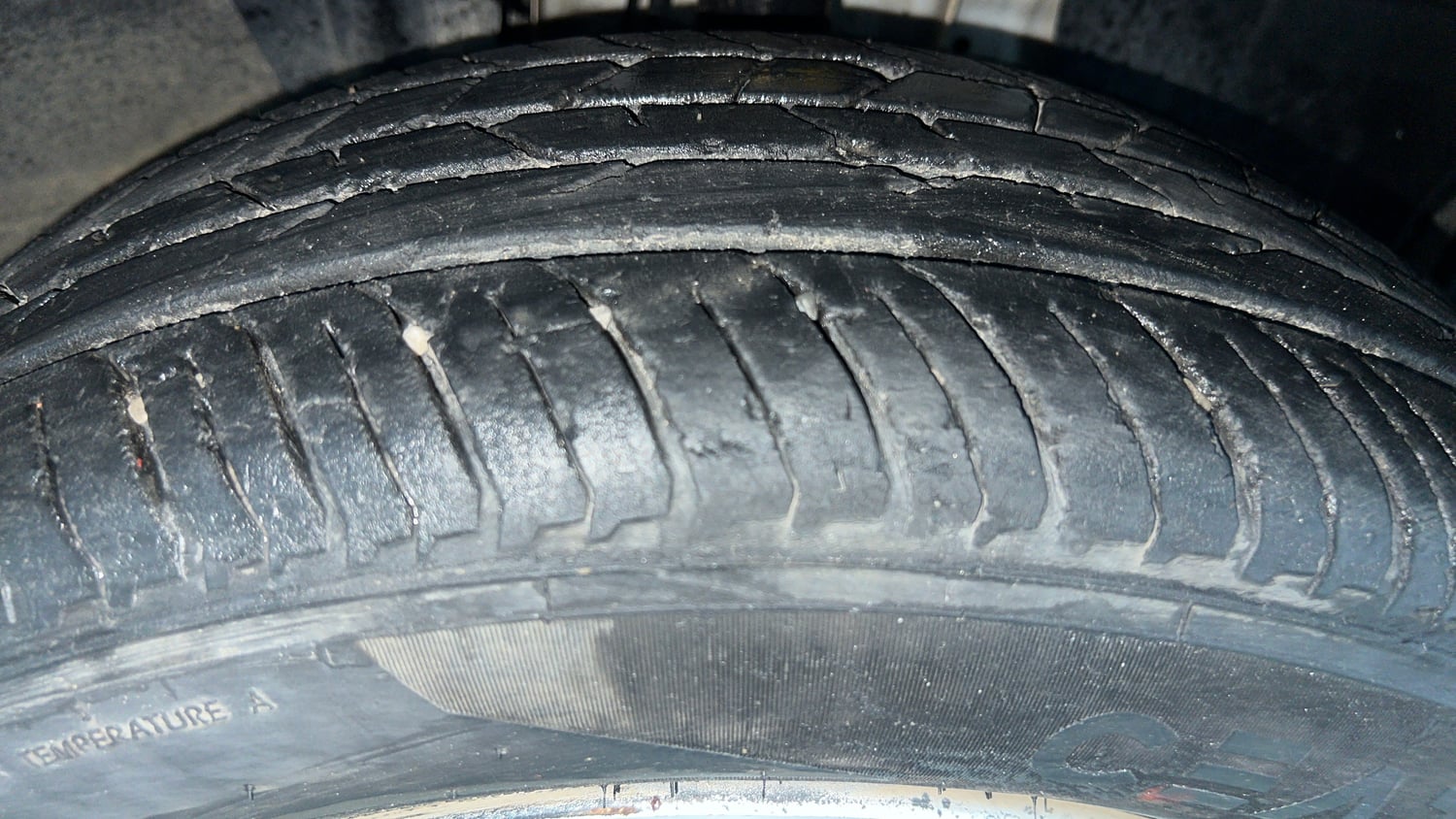 Used 2023 Nissan Magnite XE Petrol Manual tyres RIGHT FRONT TYRE TREAD VIEW
