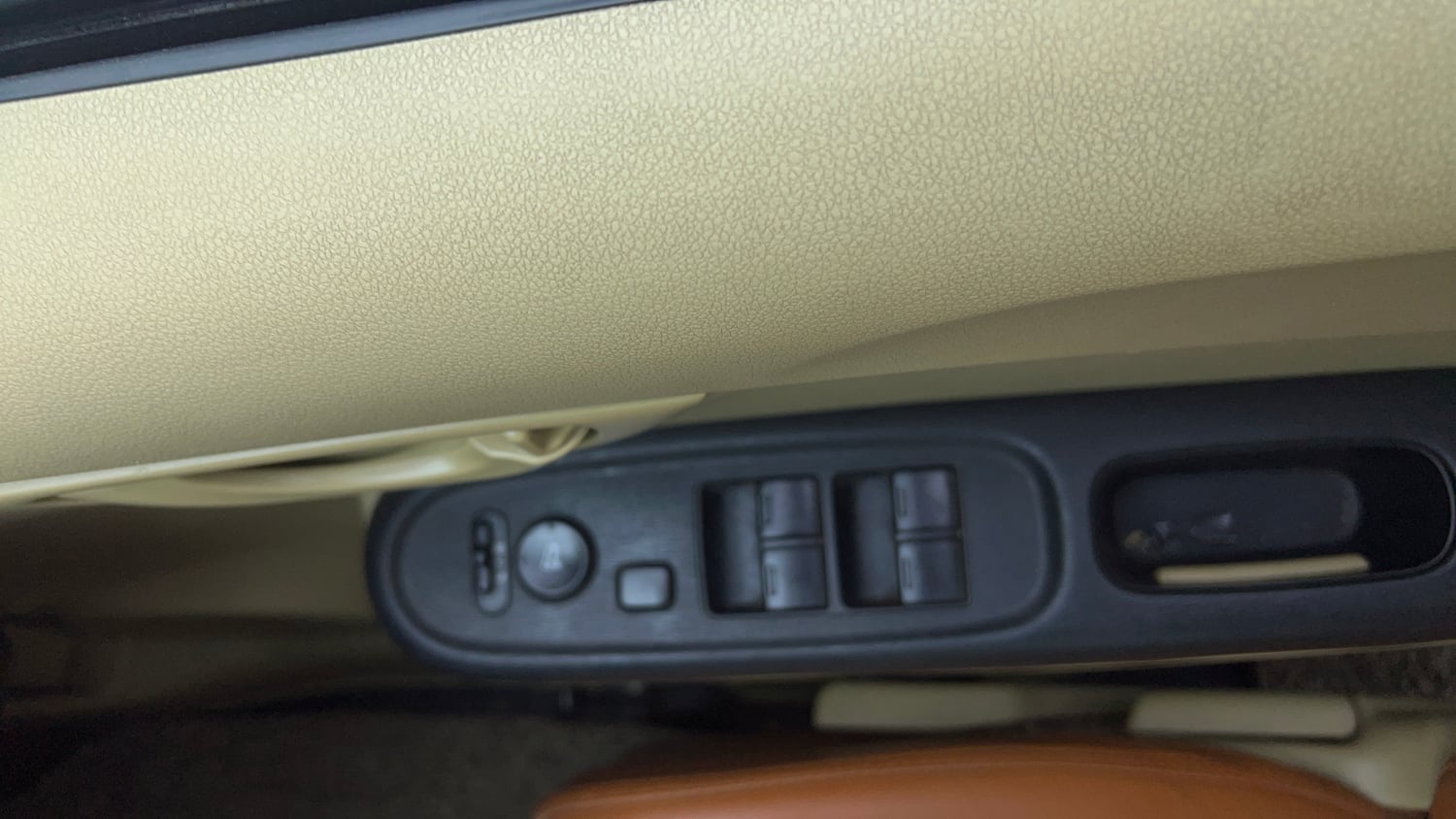Used 2015 Honda Amaze 1.2 S i-VTEC Petrol Manual top_features Adjustable ORVM