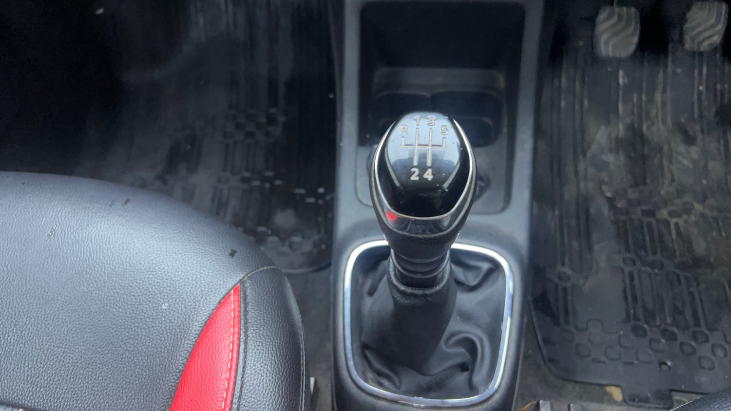 Used 2019 Renault Kwid RXT Opt Petrol Manual interior GEAR  KNOB VIEW
