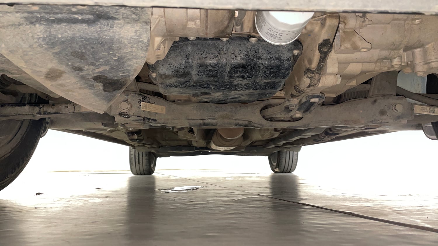 Used 2024 Skoda Slavia Ambition 1.0L TSI MT Petrol Manual extra FRONT LEFT UNDERBODY VIEW
