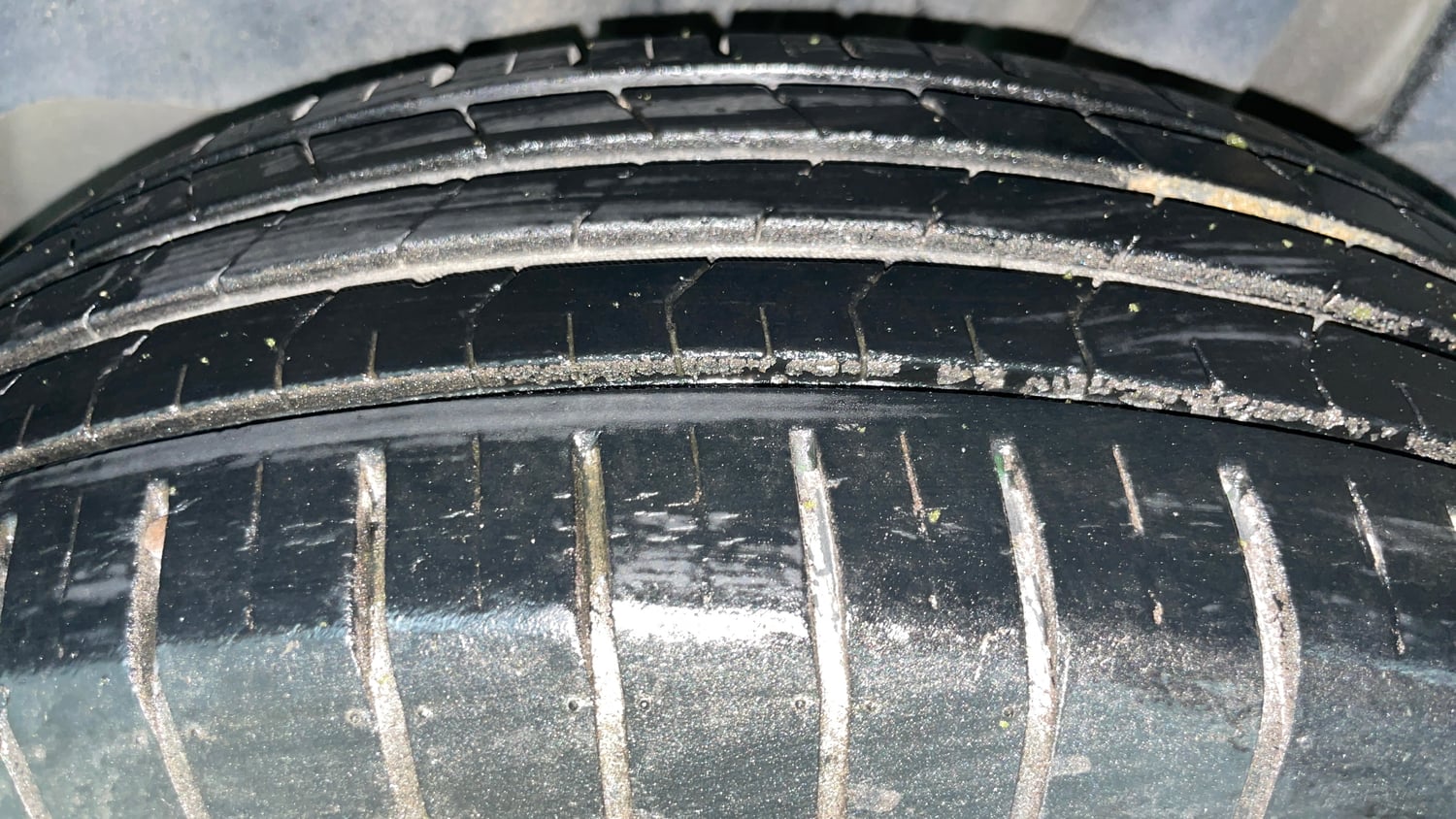 Used 2018 Maruti Suzuki Swift ZXi AMT Petrol Automatic tyres LEFT REAR TYRE TREAD VIEW