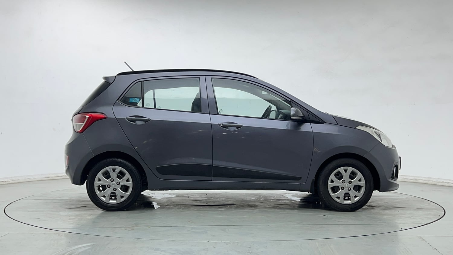 Used 2016 Hyundai Grand i10 Sportz 1.2 Kappa VTVT Petrol Manual exterior RIGHT SIDE VIEW