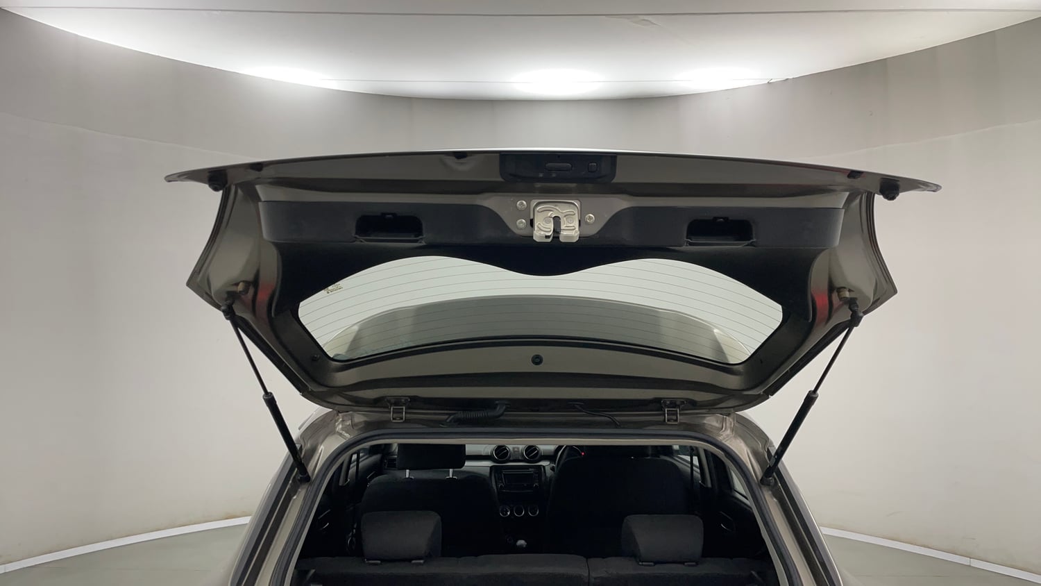 Used 2018 Maruti Suzuki Swift ZXi AMT Petrol Automatic interior DICKY DOOR OPEN VIEW