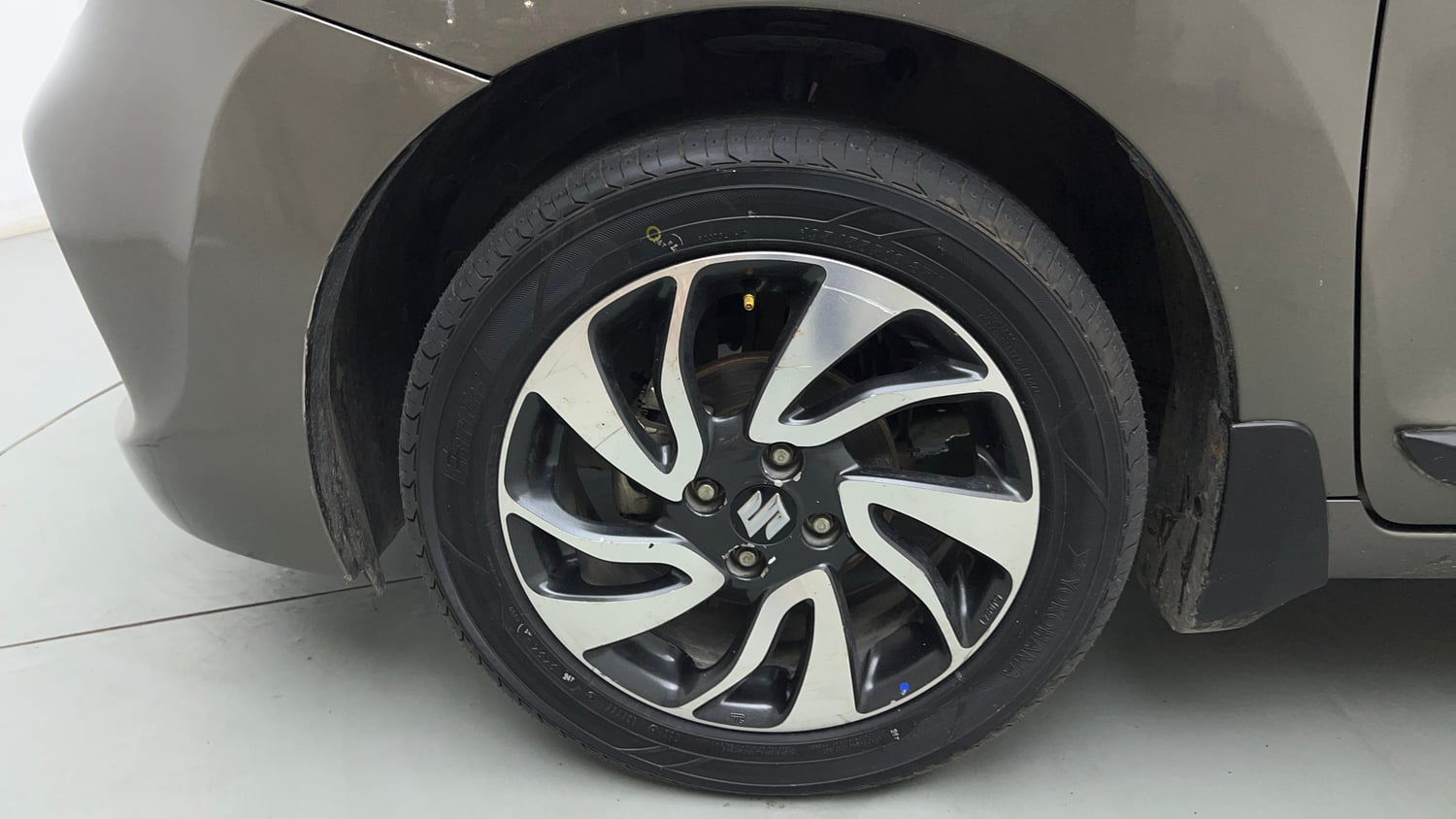 Used 2020 Maruti Suzuki Baleno Zeta Petrol Manual tyres LEFT FRONT TYRE RIM VIEW
