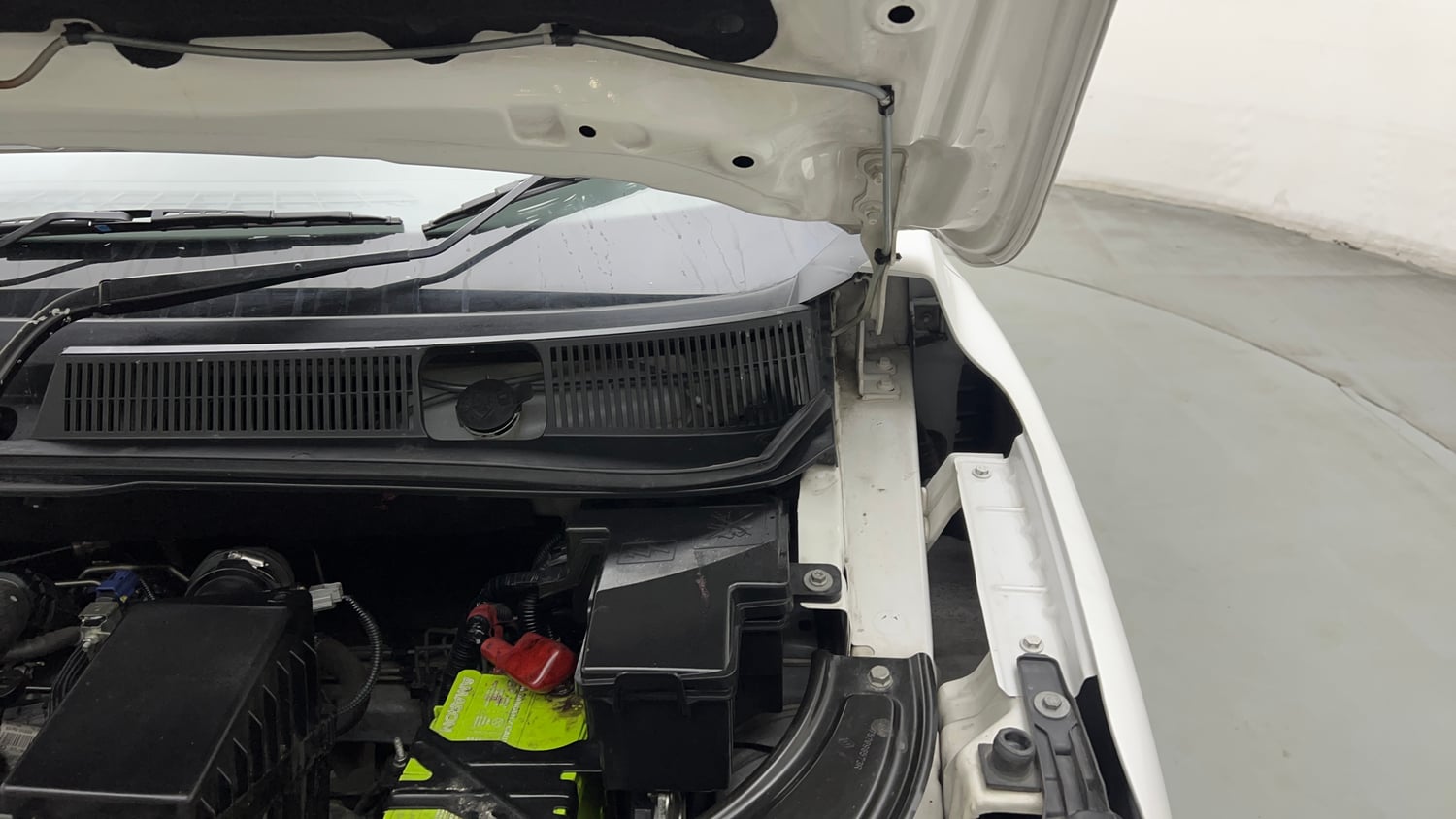 Used 2022 Renault Kiger RXT (O) Turbo CVT Petrol Automatic engine ENGINE LEFT SIDE HINGE & APRON VIEW