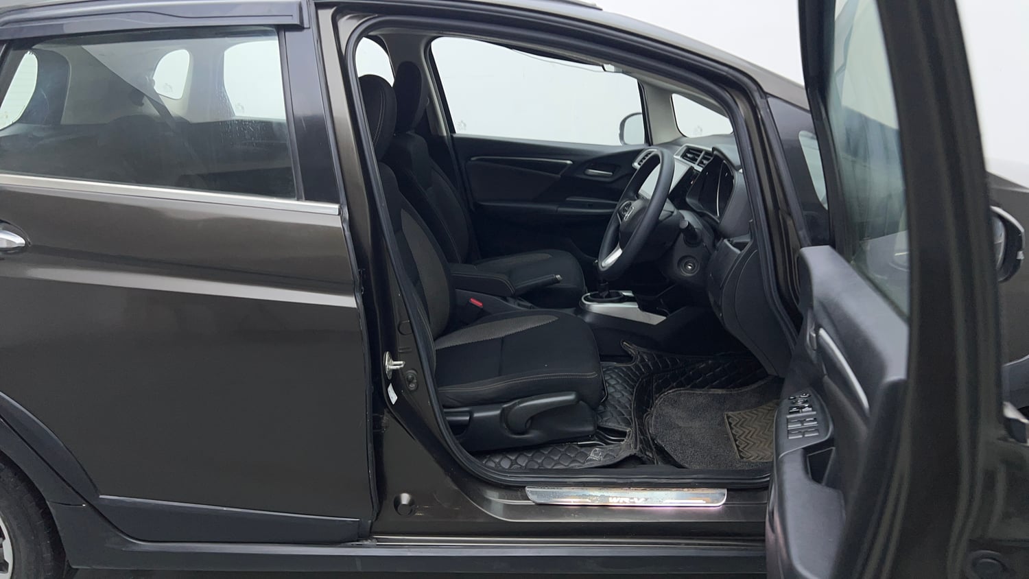 Used 2019 Honda WR-V VX MT Petrol Petrol Manual interior RIGHT SIDE FRONT DOOR CABIN VIEW