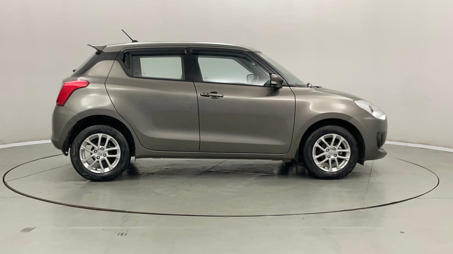 Used 2018 Maruti Suzuki Swift ZXi AMT Petrol Automatic exterior RIGHT SIDE VIEW