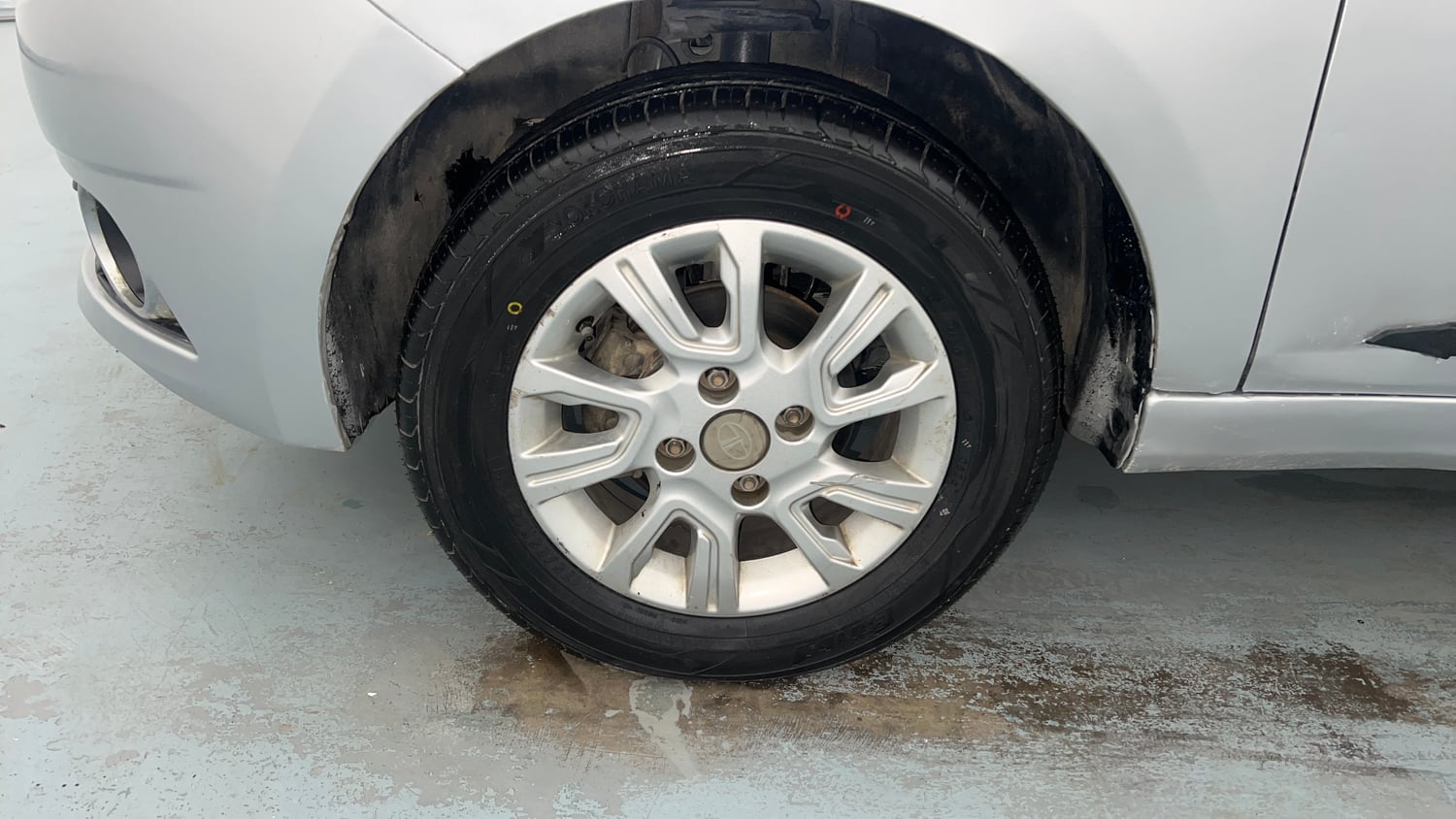 Used 2018 Tata Tiago Revotron XZ Petrol Manual tyres LEFT FRONT TYRE RIM VIEW