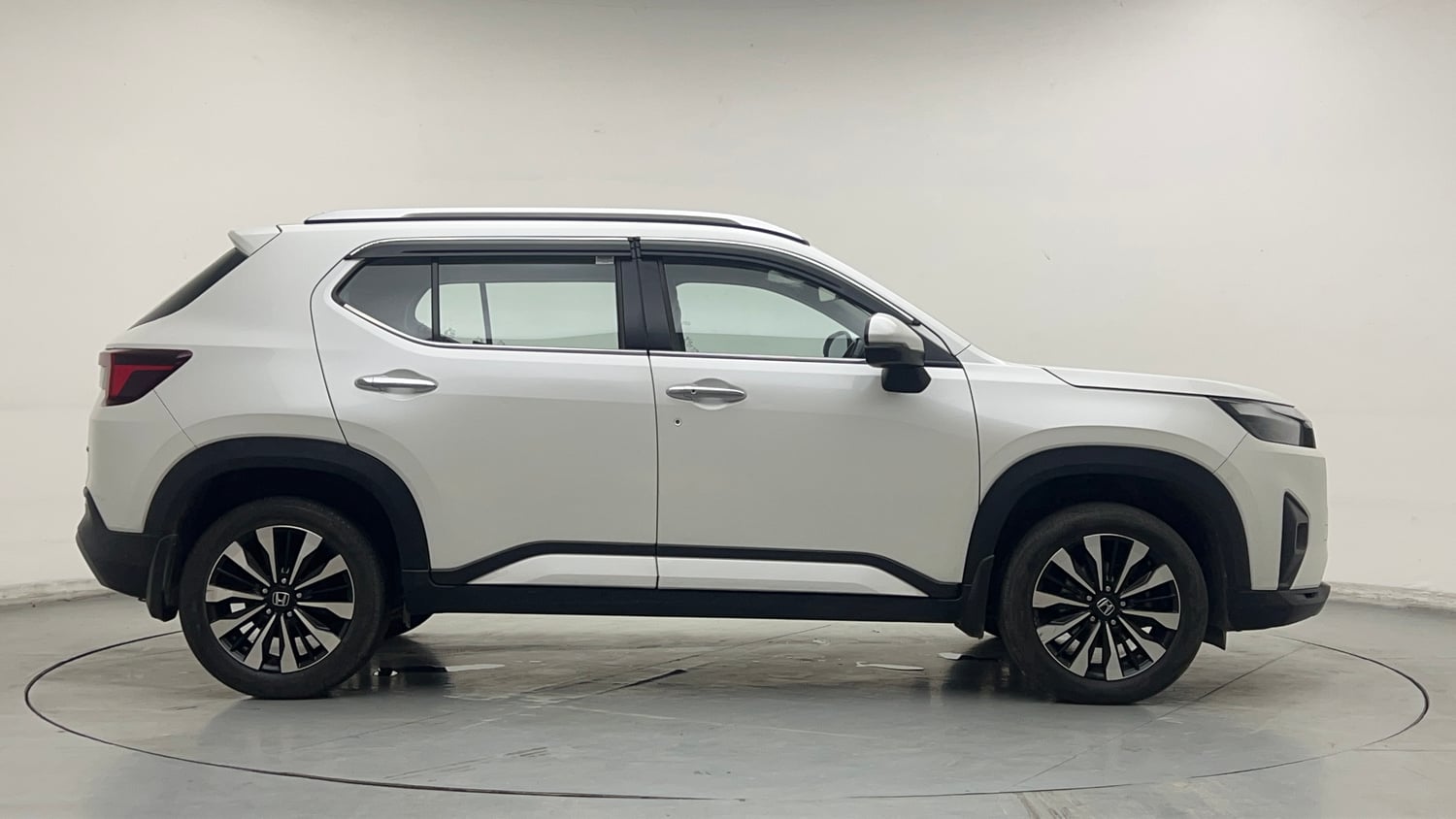 Used 2024 Honda Elevate ZX CVT Petrol Automatic exterior RIGHT SIDE VIEW
