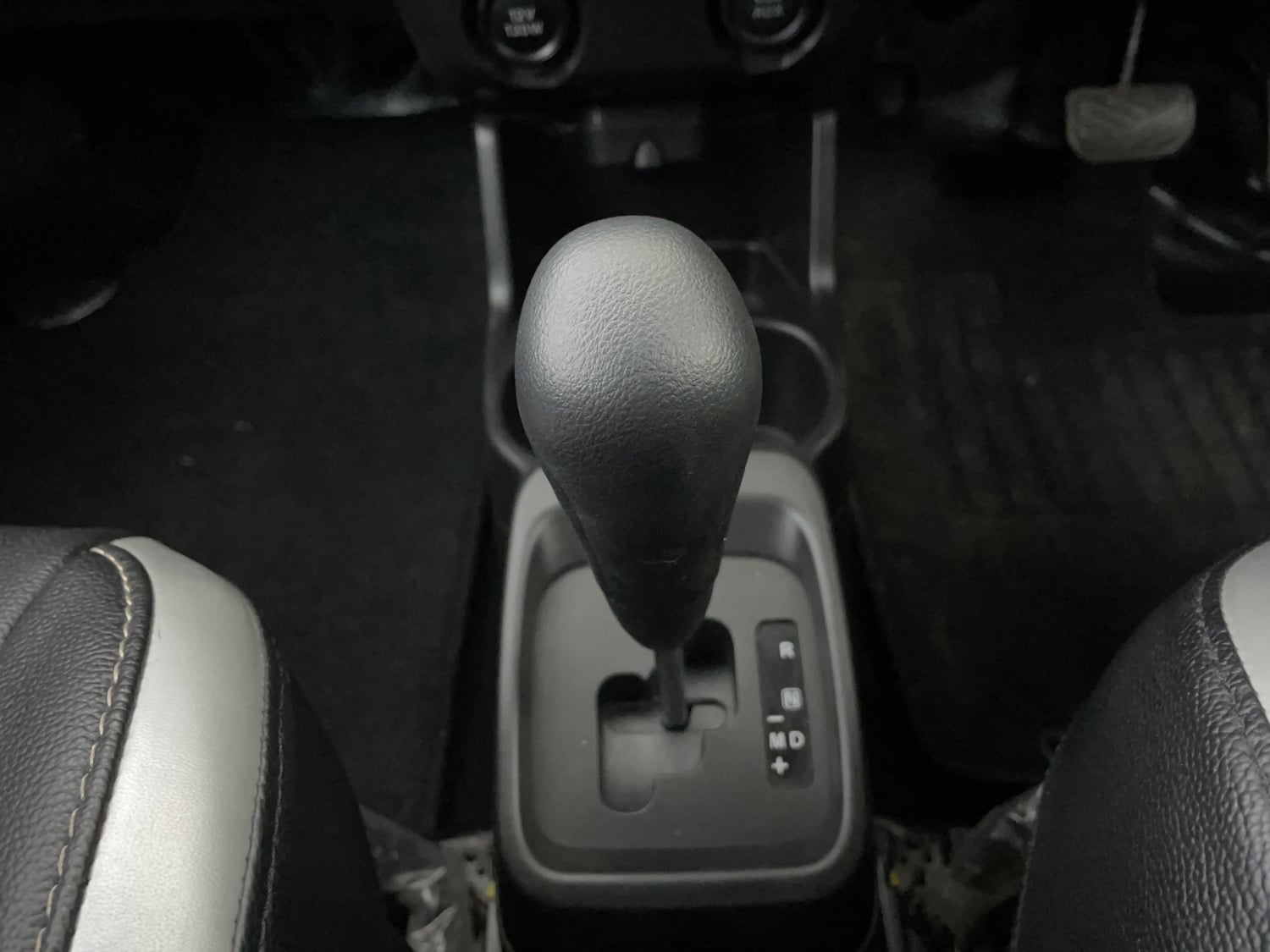 Used 2022 Maruti Suzuki S-Presso VXi Plus AMT Petrol Automatic interior GEAR  KNOB VIEW