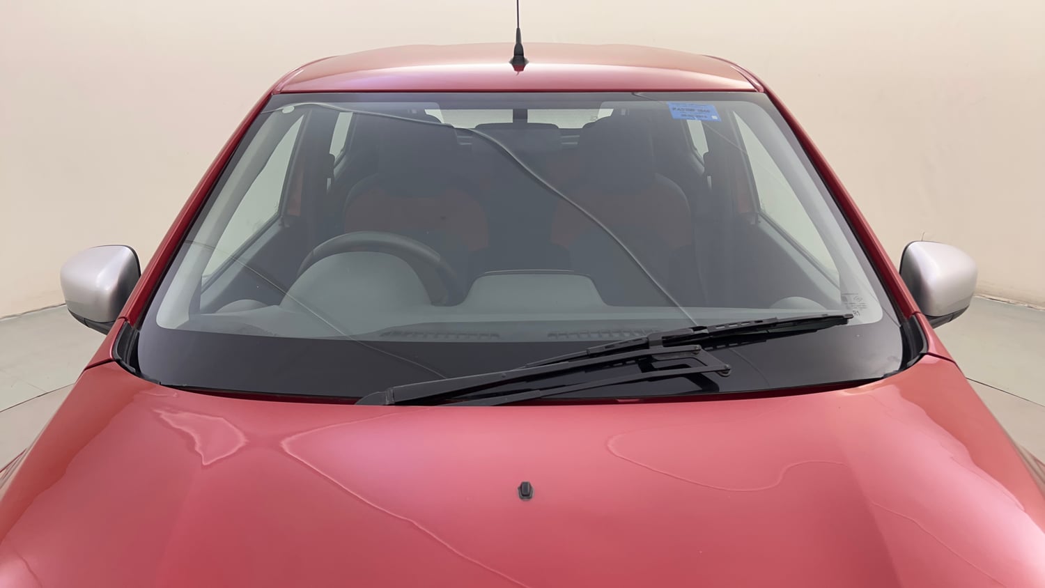 Used 2018 Renault Kwid 1.0 RXT Petrol Manual exterior FRONT WINDSHIELD VIEW