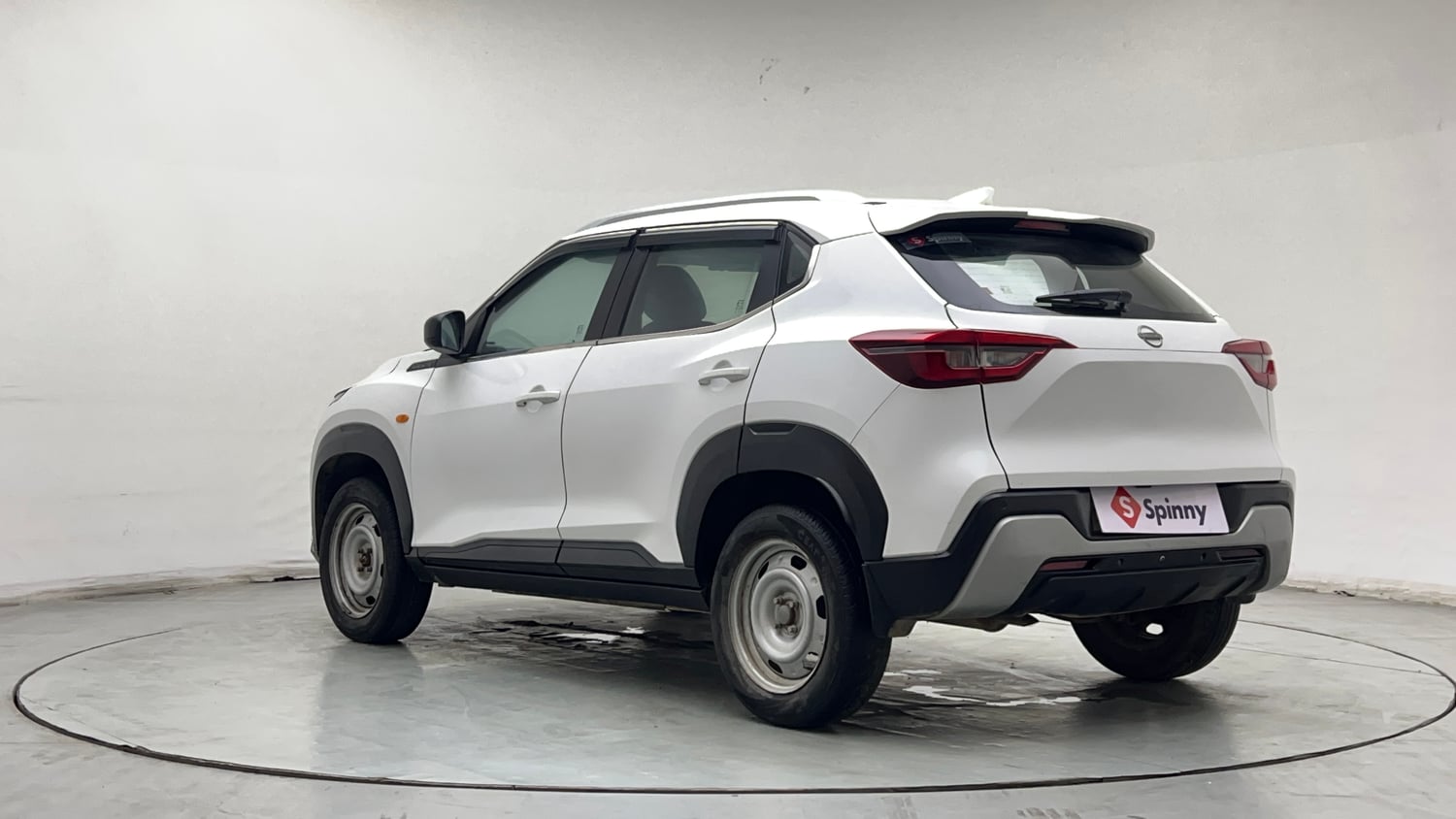 Used 2023 Nissan Magnite XE Petrol Manual exterior LEFT REAR CORNER VIEW