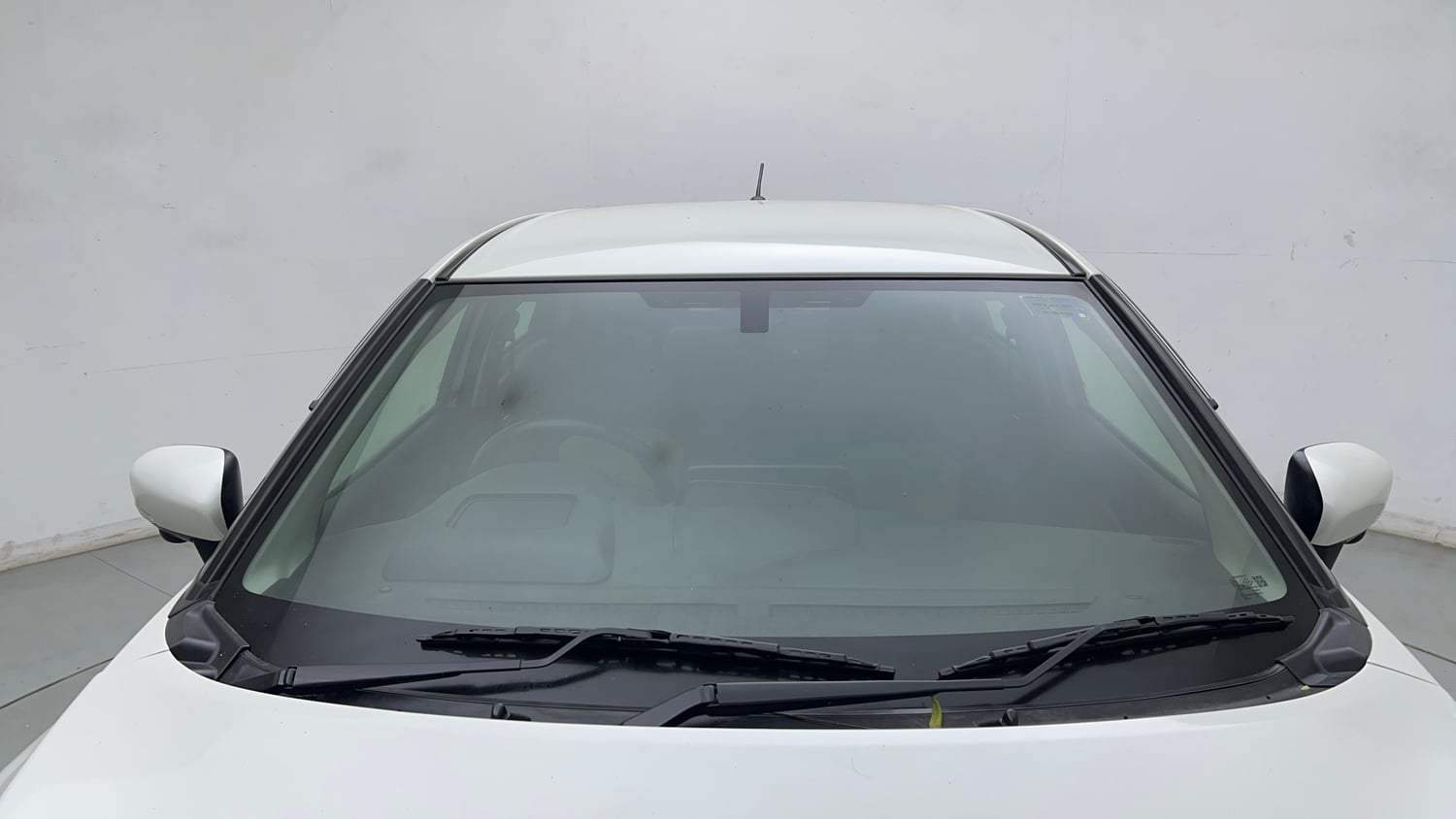 Used 2022 Toyota Glanza V AMT Petrol Automatic exterior FRONT WINDSHIELD VIEW