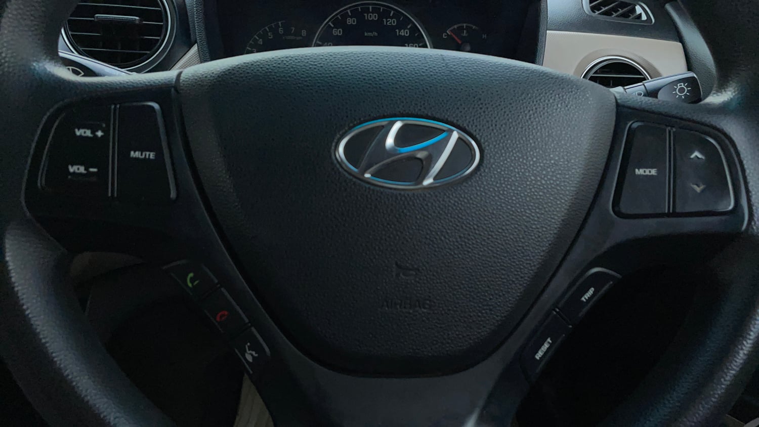 Used 2019 Hyundai Grand i10 Sportz 1.2 Kappa VTVT Petrol Manual top_features Airbags