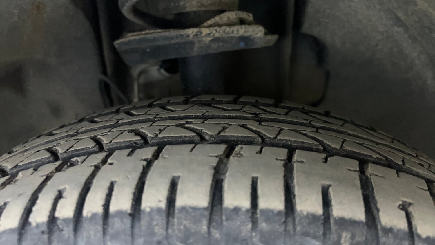 Used 2021 Tata Tiago XT Petrol Manual tyres LEFT FRONT TYRE TREAD VIEW