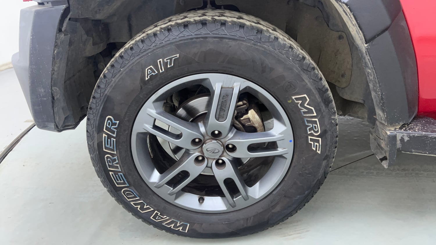 Used 2022 mahindra Thar LX Hard Top Diesel AT 4WD Diesel Automatic tyres LEFT FRONT TYRE RIM VIEW