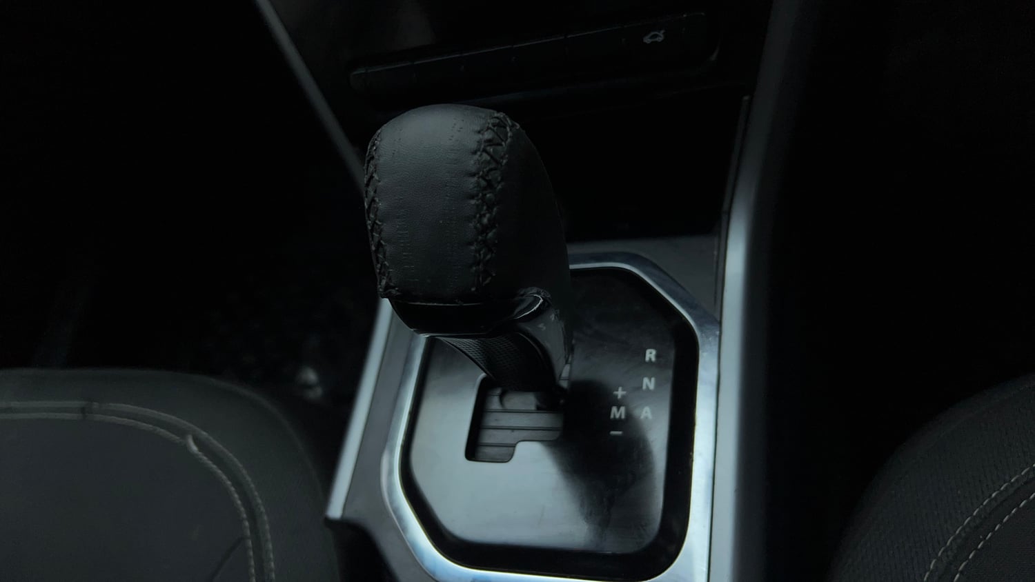 Used 2020 Tata Nexon XMA Petrol Automatic interior GEAR  KNOB VIEW
