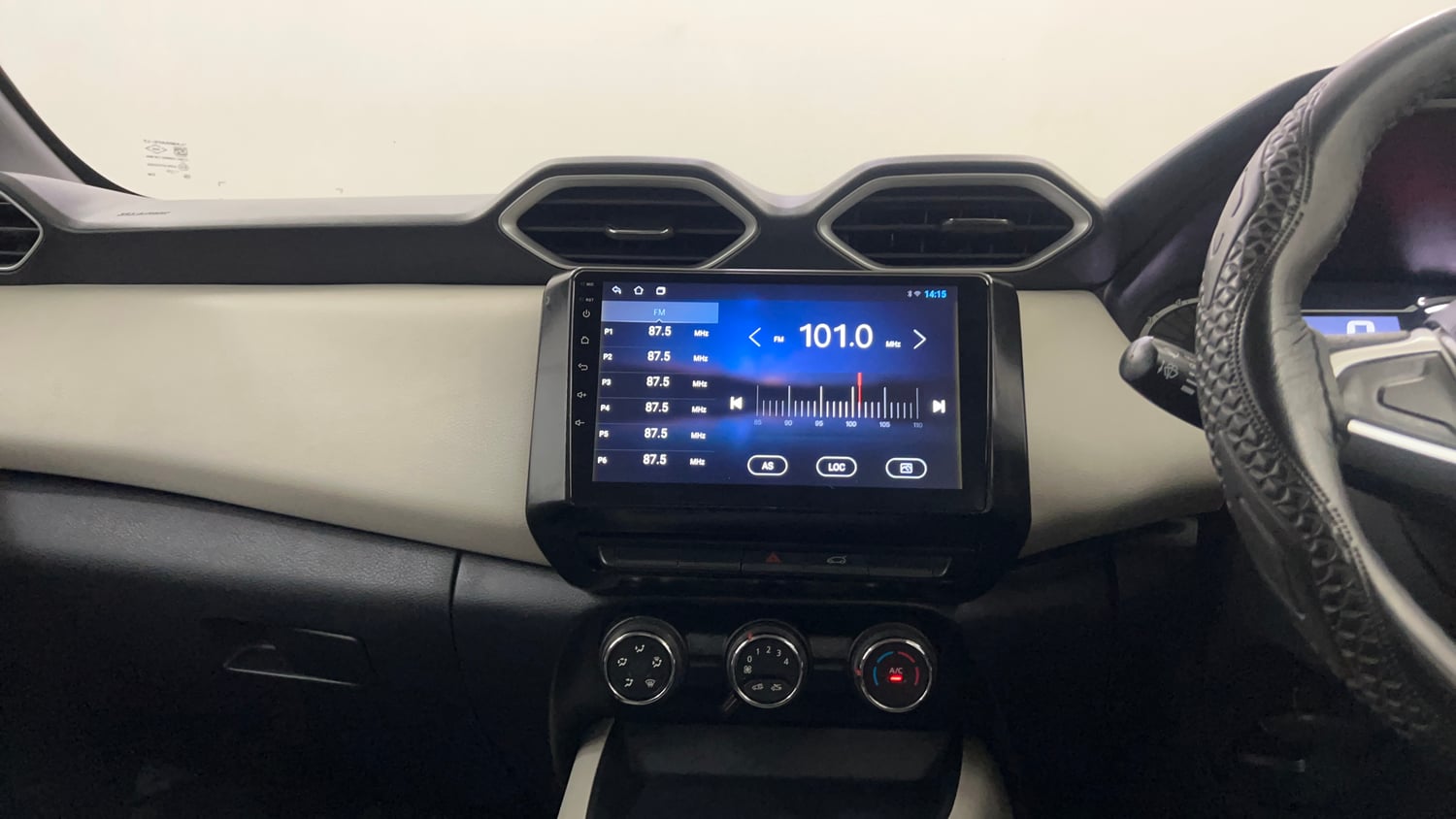 Used 2024 Nissan Magnite XE Petrol Manual interior MUSIC SYSTEM & AC CONTROL VIEW