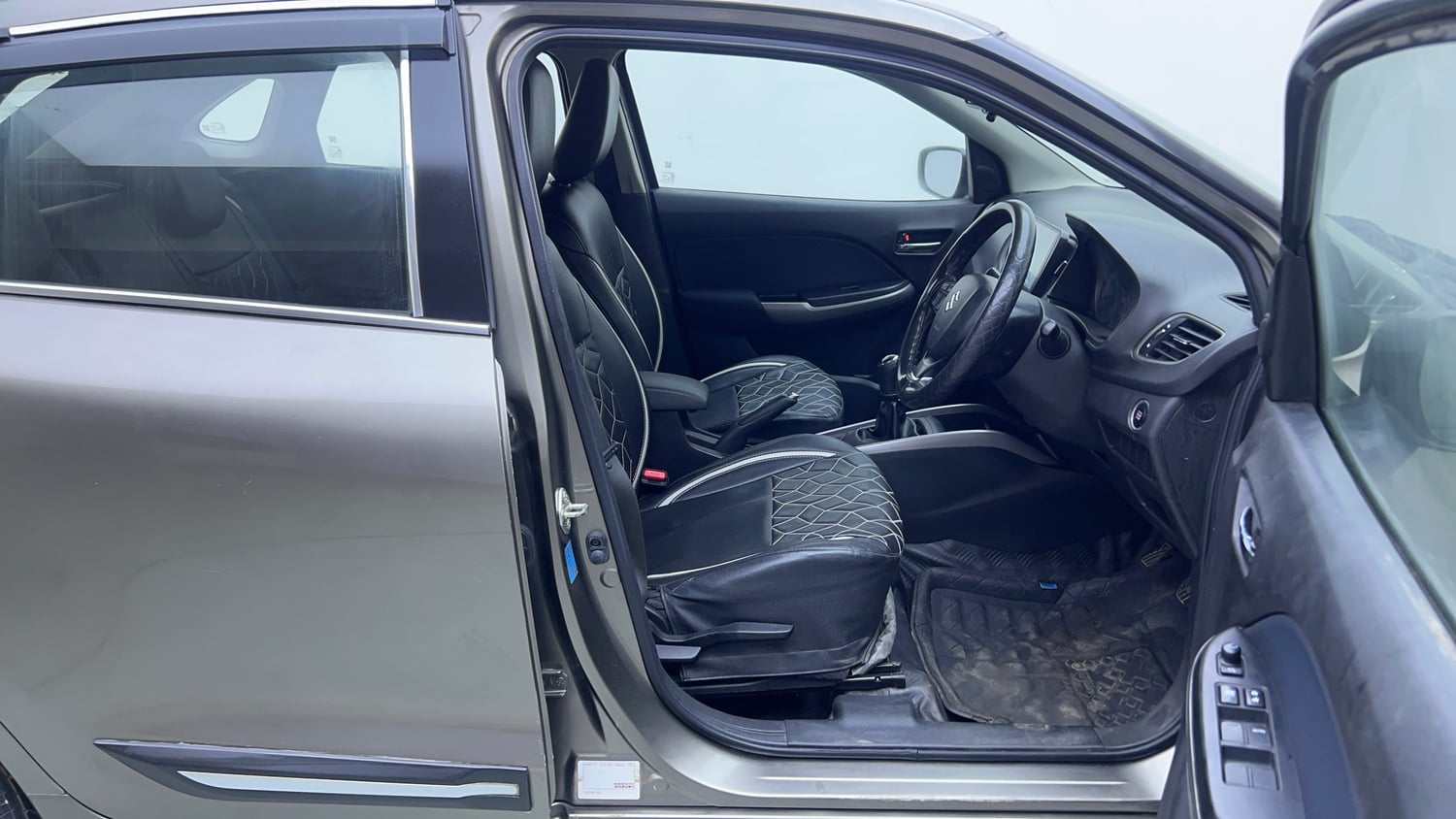 Used 2021 Maruti Suzuki Baleno Zeta Petrol Manual interior RIGHT SIDE FRONT DOOR CABIN VIEW