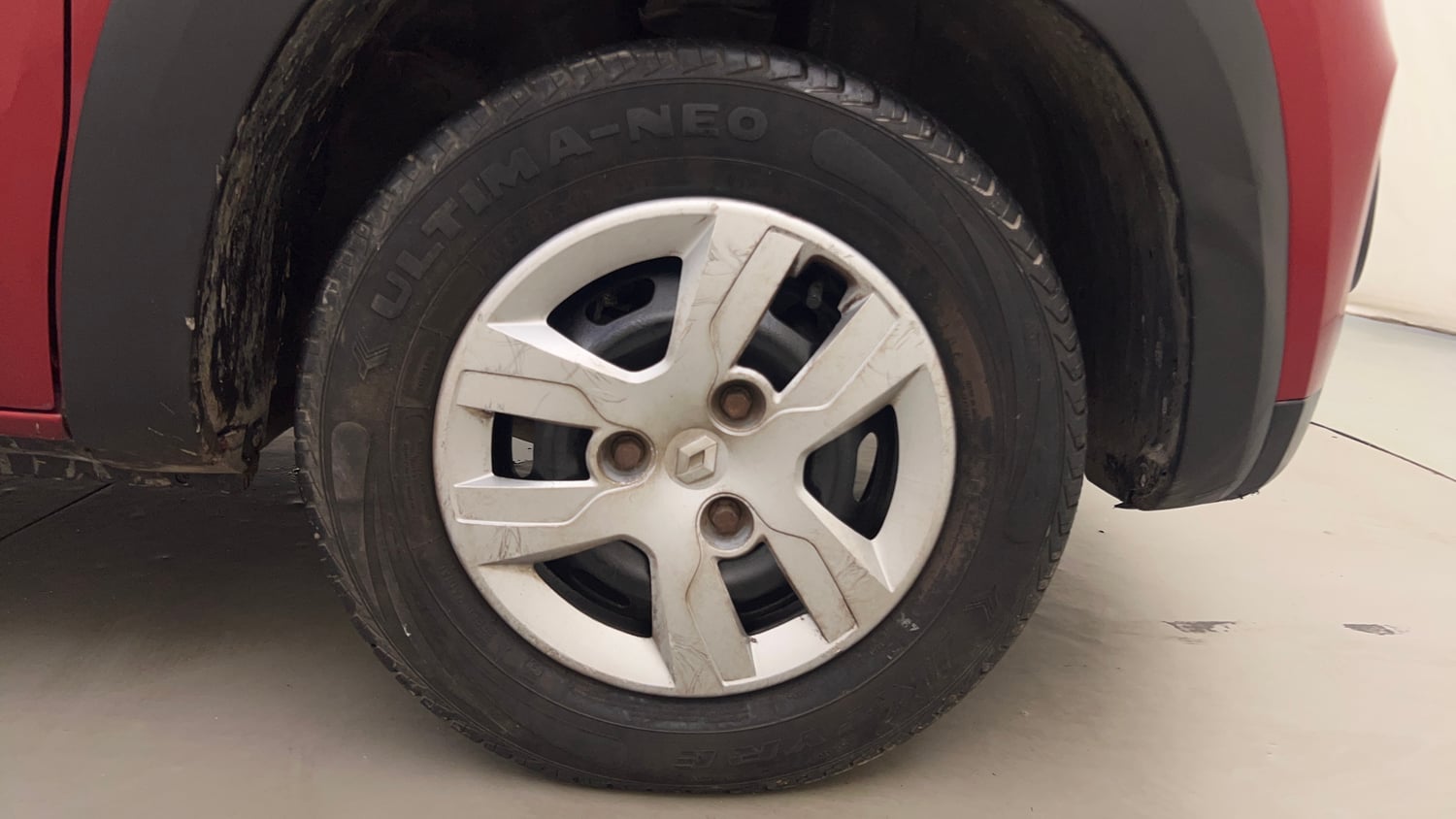 Used 2018 Renault Kwid 1.0 RXT Petrol Manual tyres RIGHT FRONT TYRE RIM VIEW