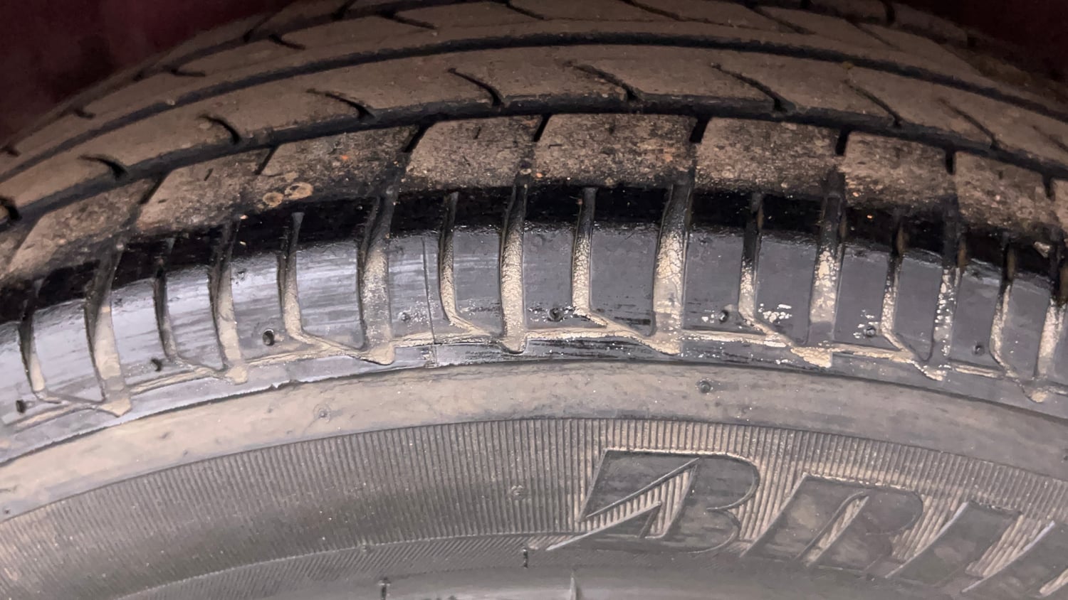 Used 2012 Hyundai i20 Magna (O) 1.2 Petrol Manual tyres LEFT REAR TYRE TREAD VIEW
