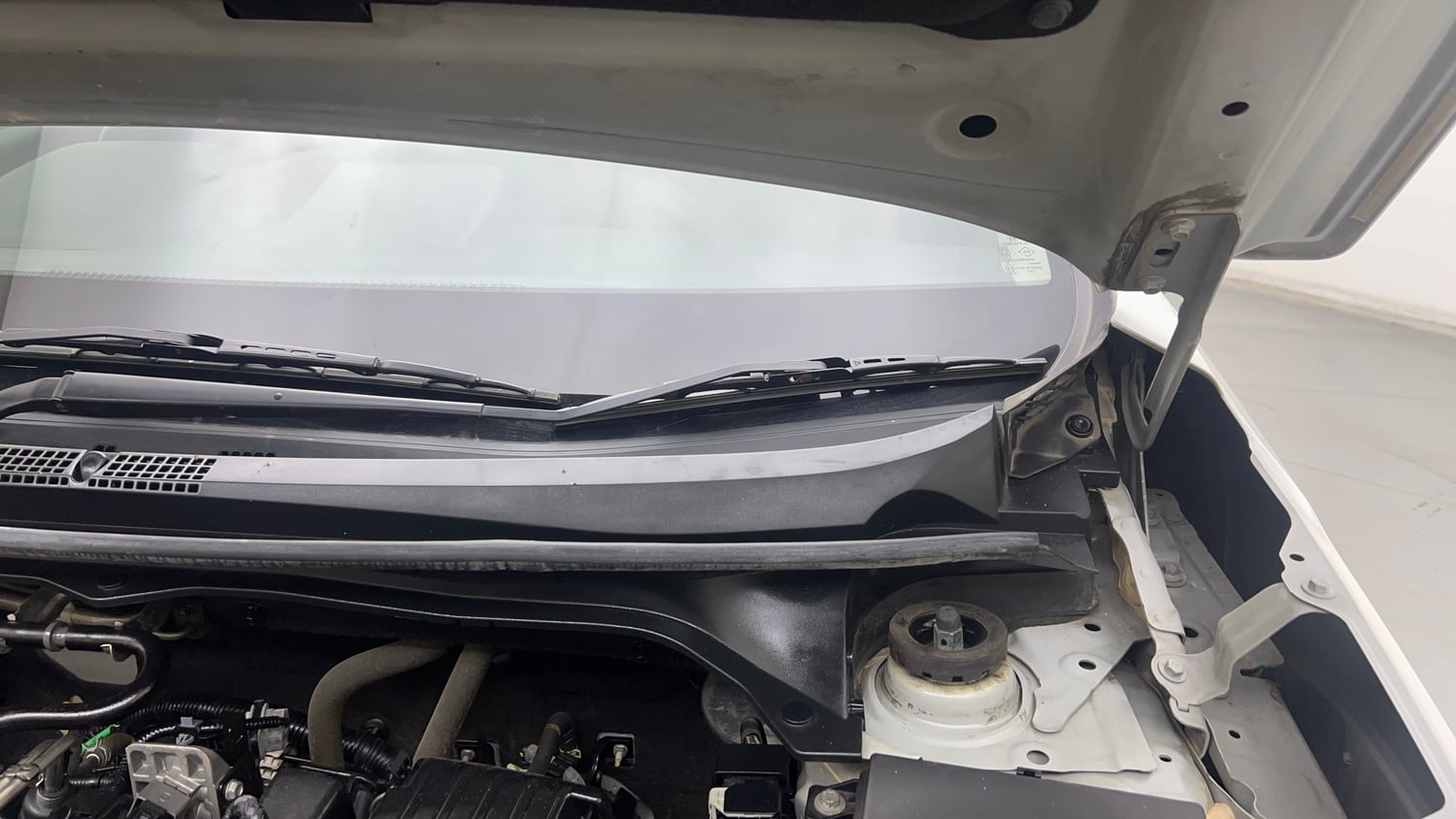 Used 2024 Honda Elevate ZX CVT Petrol Automatic engine ENGINE LEFT SIDE HINGE & APRON VIEW