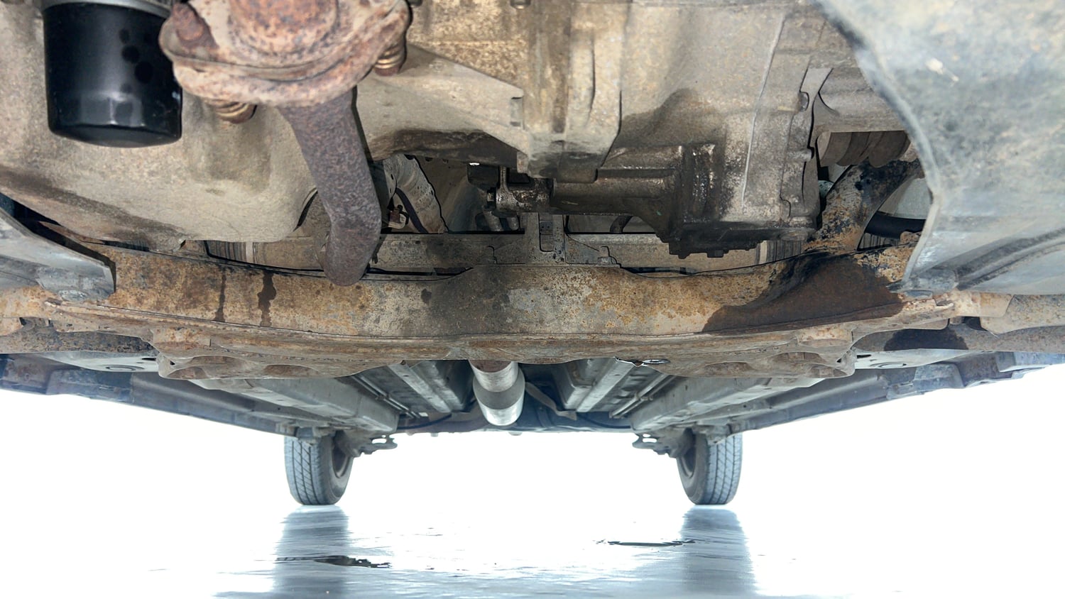 Used 2013 Maruti Suzuki Swift VXi Petrol Manual extra FRONT LEFT UNDERBODY VIEW