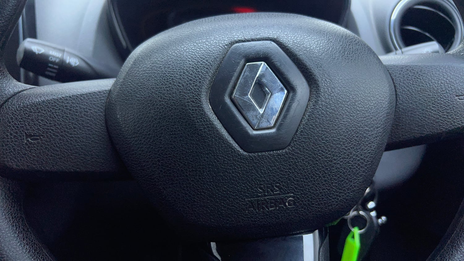 Used 2019 Renault Kwid RXT Opt Petrol Manual top_features Airbags