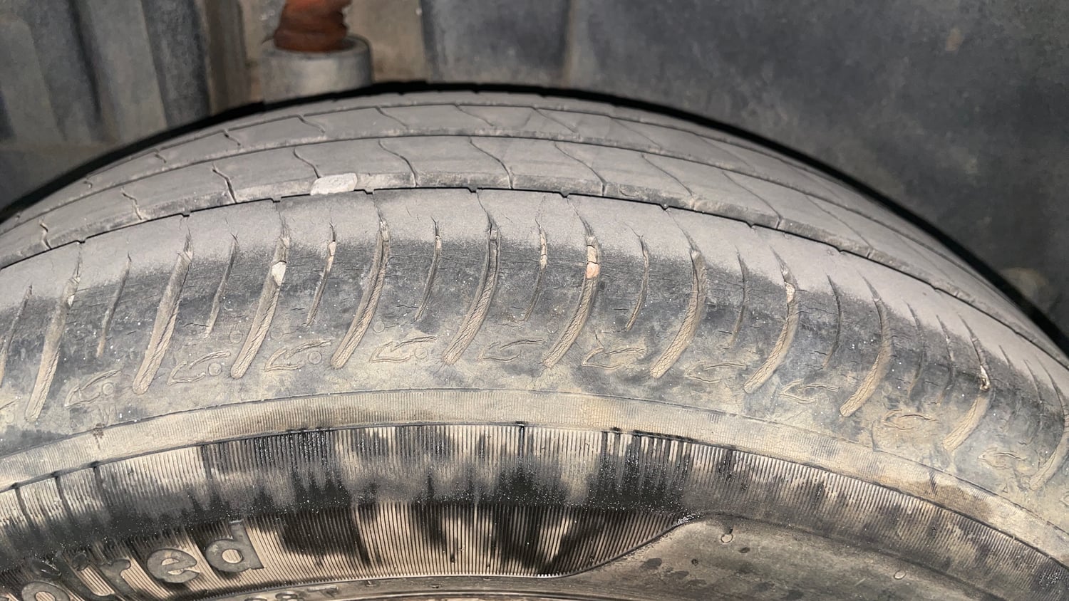 Used 2017 Maruti Suzuki Swift ZDi Diesel Manual tyres RIGHT REAR TYRE TREAD VIEW