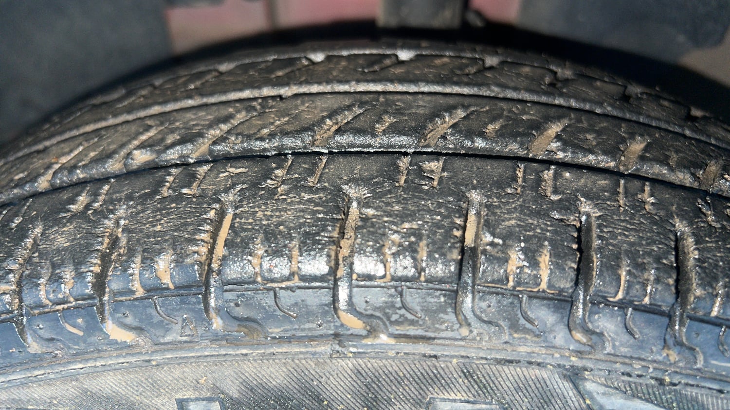 Used 2019 Renault Kwid RXT Opt Petrol Manual tyres LEFT FRONT TYRE TREAD VIEW