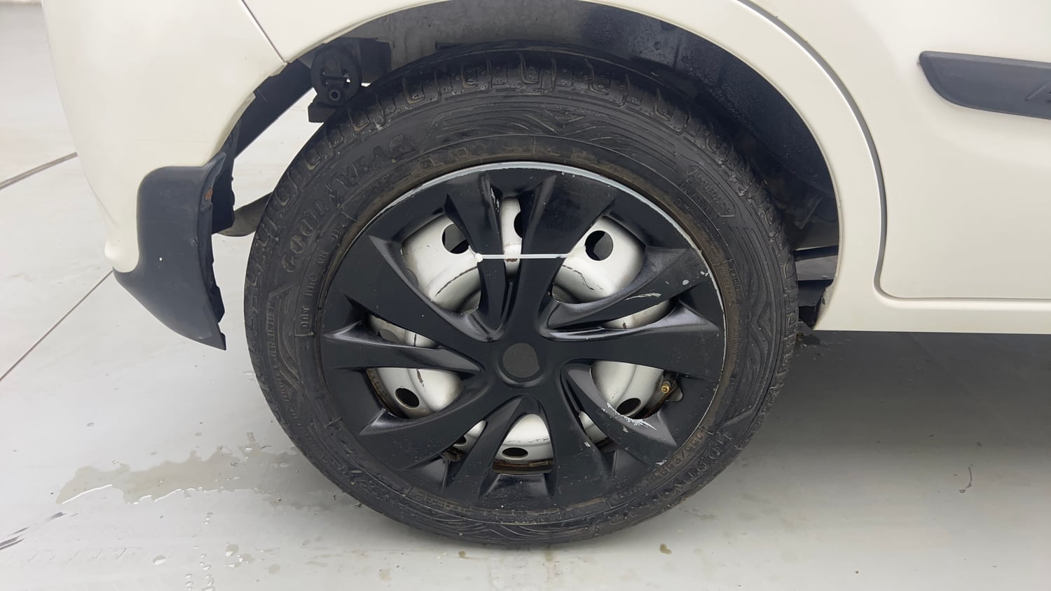 Used 2017 Maruti Suzuki Alto K10 LXI Petrol+cng(outside fitted) Cng Manual tyres RIGHT REAR TYRE RIM VIEW