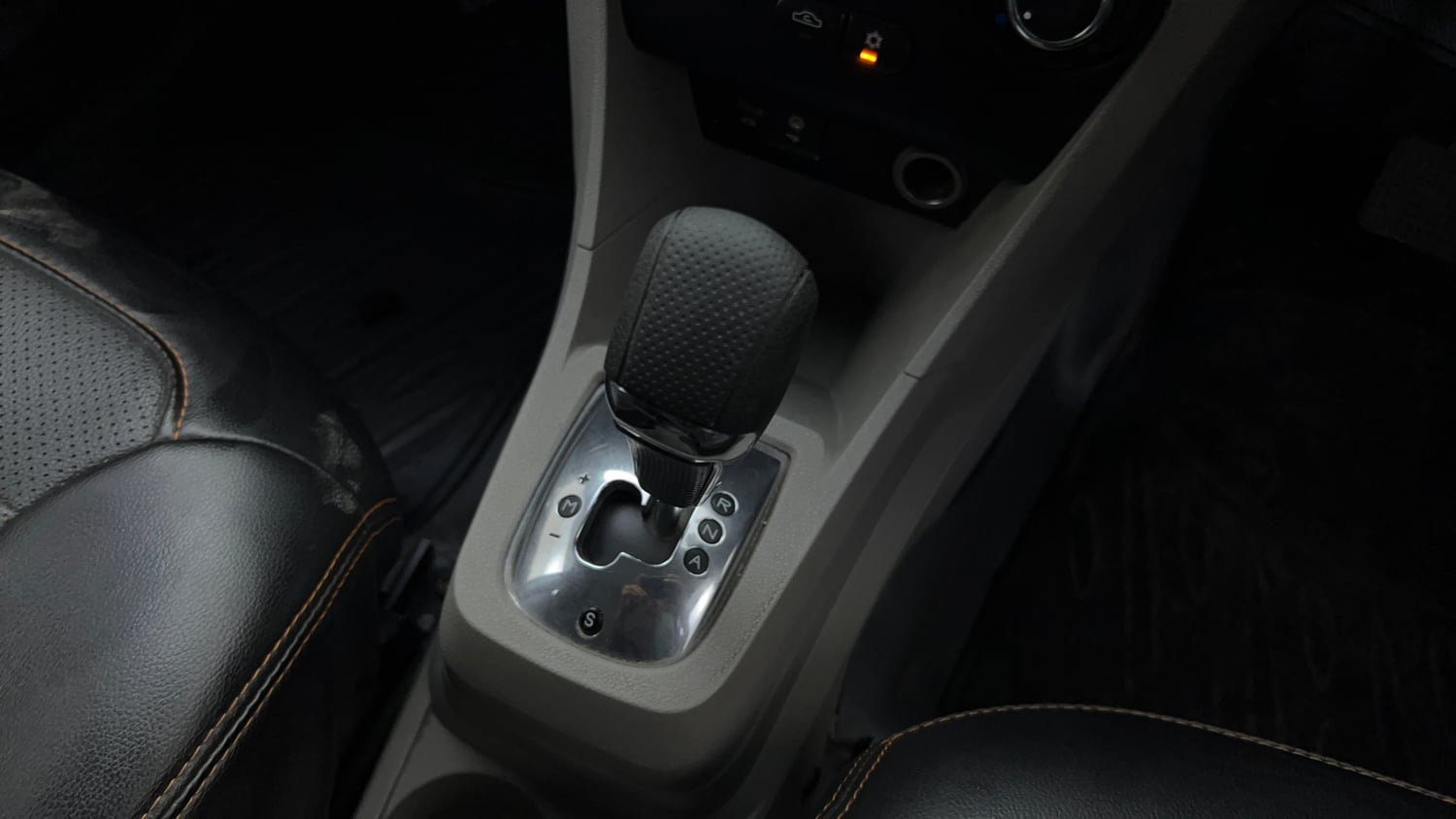 Used 2018 Tata Tiago Revotron XZA Petrol Automatic interior GEAR  KNOB VIEW