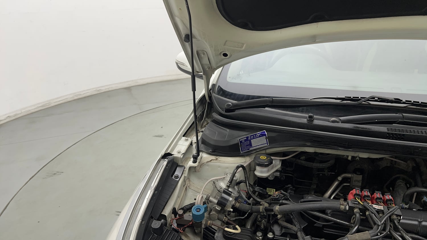 Used 2019 Hyundai Verna 1.4 VTVT EX Petrol+cng(outside fitted) Cng Manual engine ENGINE RIGHT SIDE HINGE & APRON VIEW