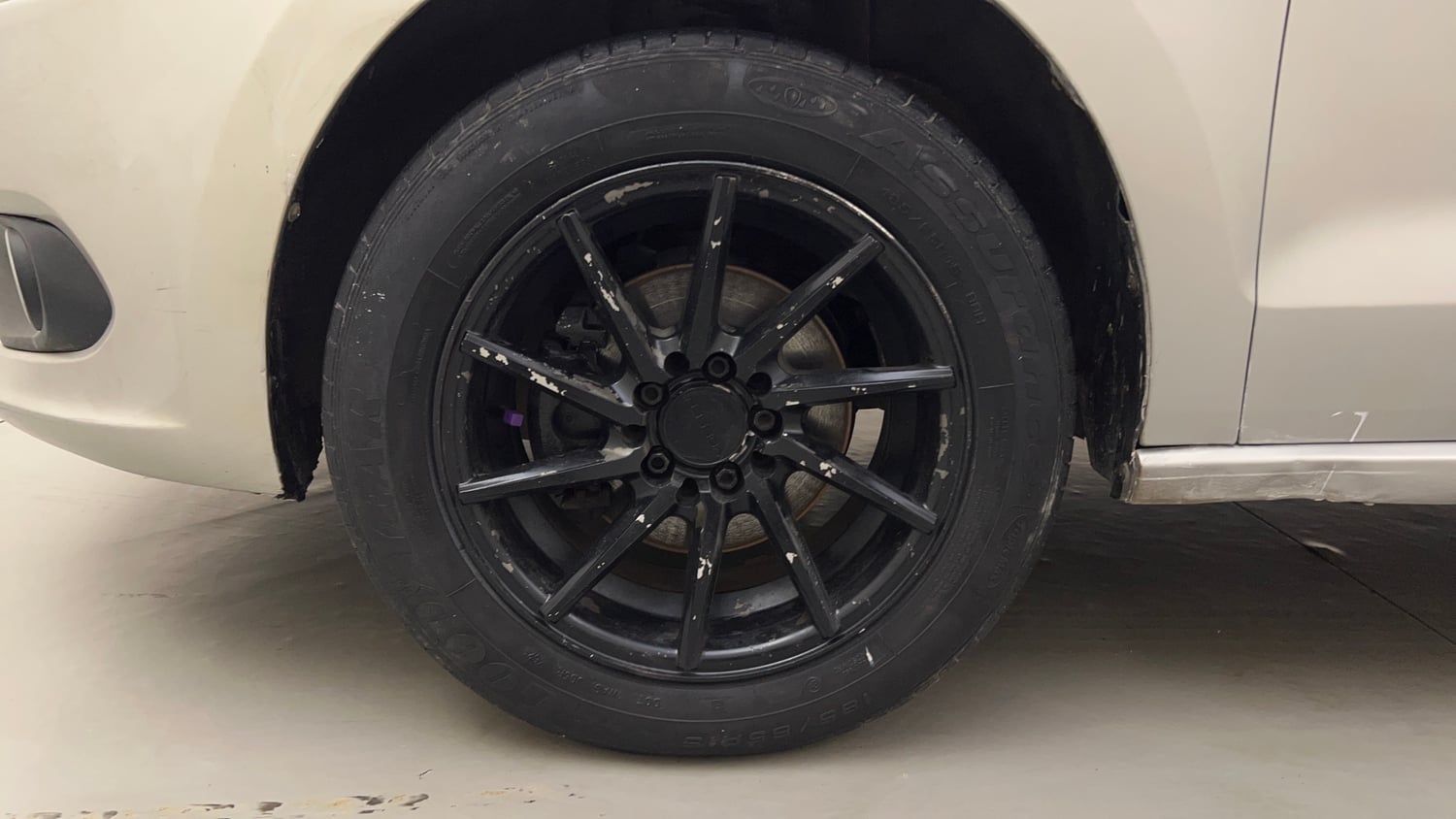 Used 2013 Volkswagen Vento Comfortline Diesel Diesel Manual tyres LEFT FRONT TYRE RIM VIEW