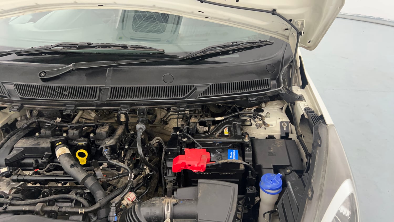 Used 2020 Ford Freestyle Titanium Plus 1.2 Ti-VCT Petrol Manual engine ENGINE LEFT SIDE HINGE & APRON VIEW