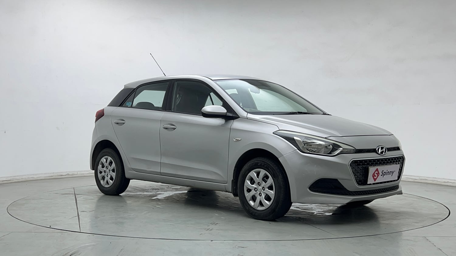 Used 2015 Hyundai Elite i20 Magna 1.2 Petrol Manual exterior RIGHT FRONT CORNER VIEW
