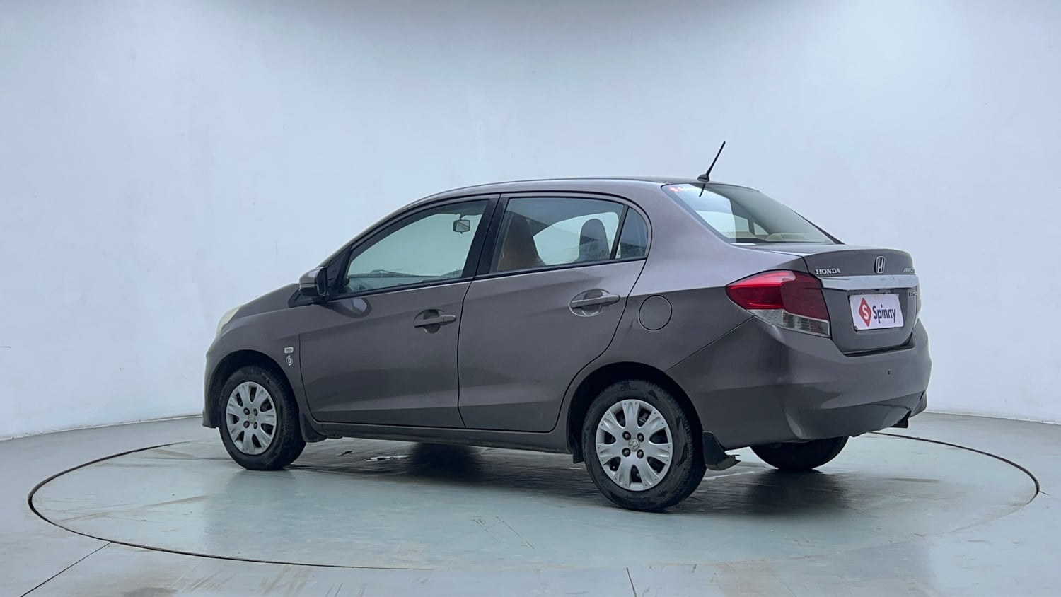 Used 2015 Honda Amaze 1.2 S i-VTEC Petrol Manual exterior LEFT REAR CORNER VIEW